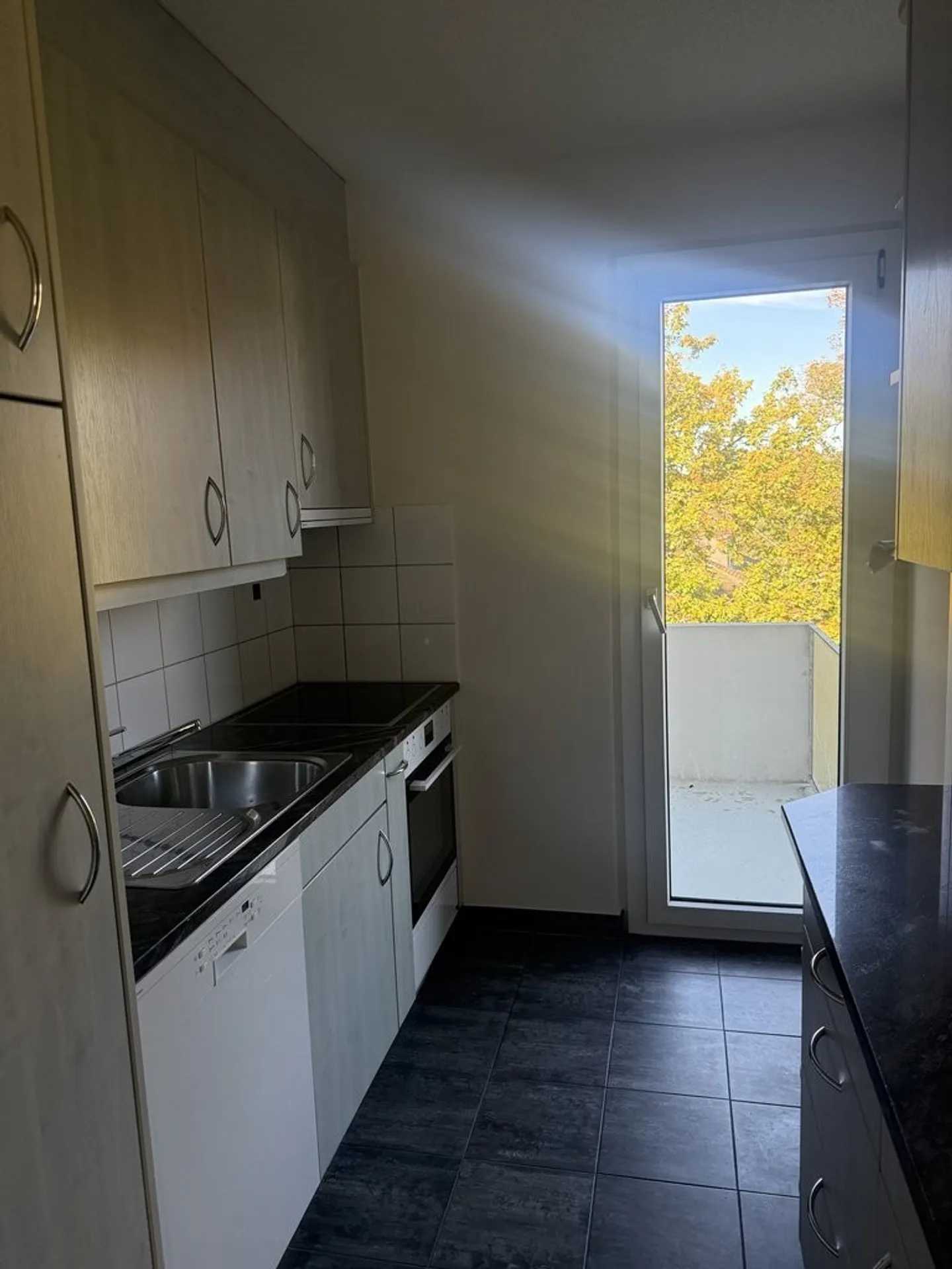 Charming apartment in a vibrant neighborhood! - Photo 5 of 9