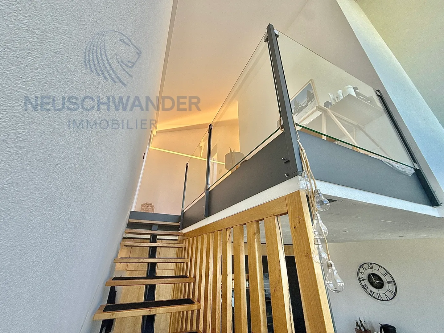 Stunning duplex penthouse with 2 underground parking spaces - Photo 25 of 39