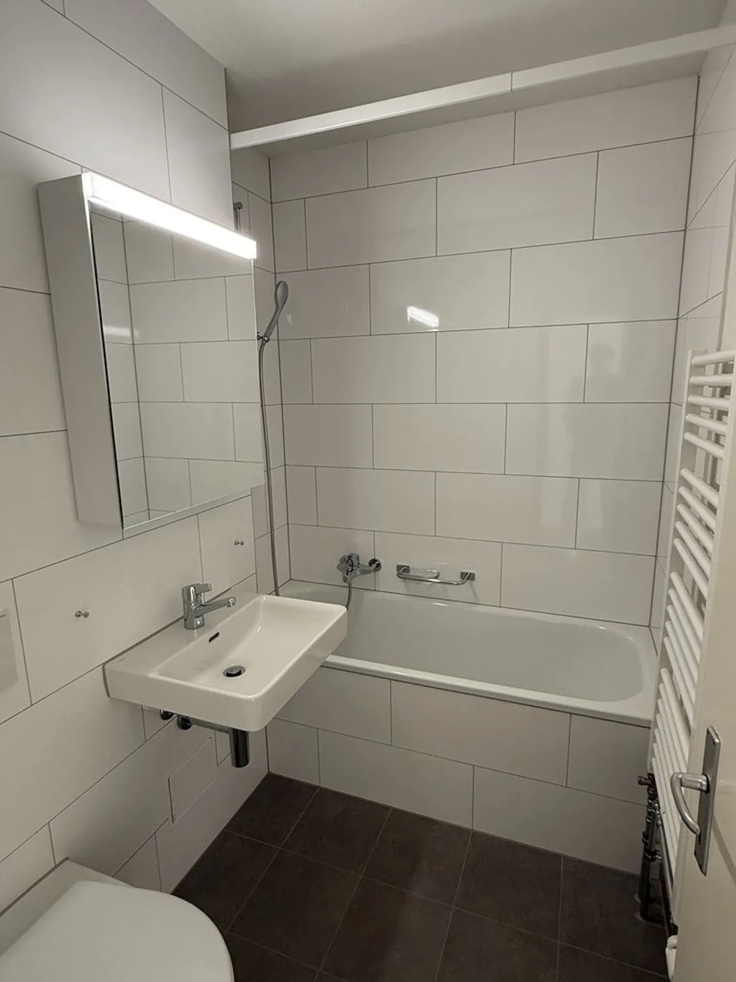 Charming apartment in a vibrant neighborhood! - Photo 4 of 9