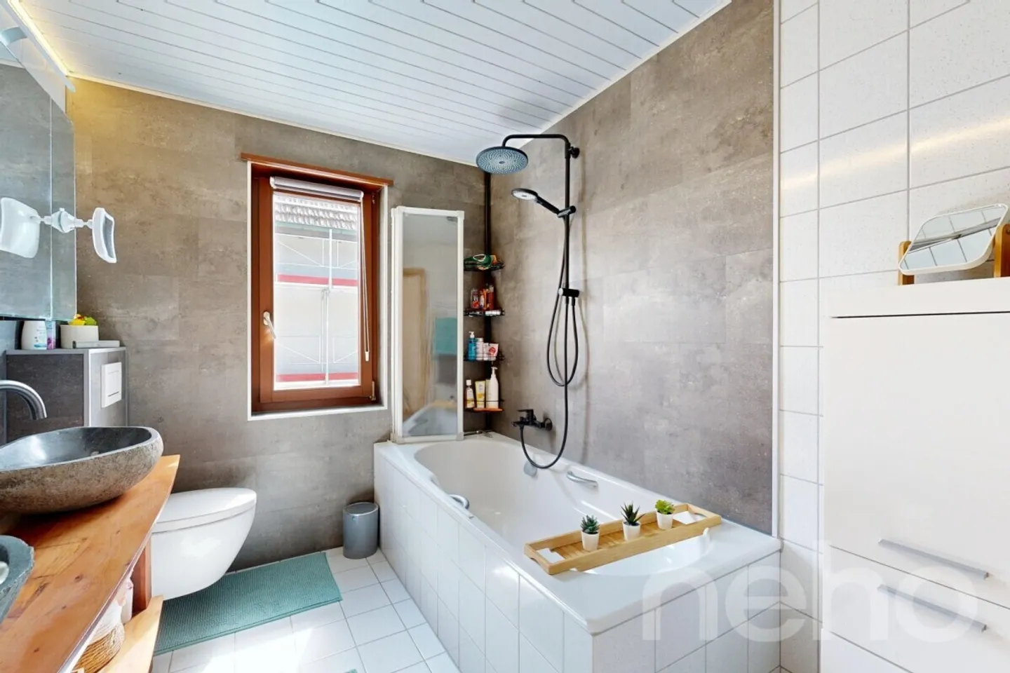 Maison rénovée de 6 pièces avec véranda et système photovoltaïque - Photo 7 sur 12