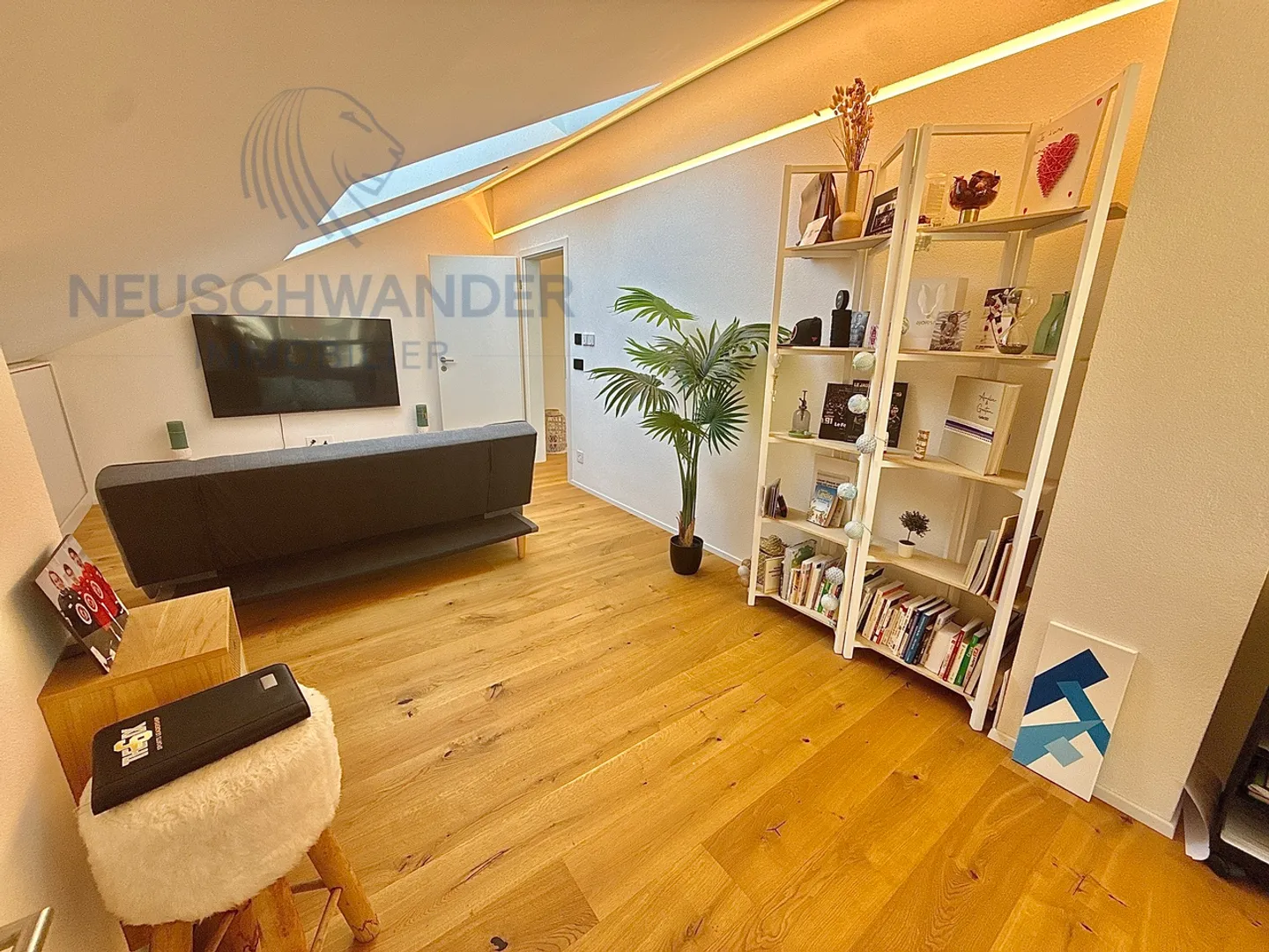 Stunning duplex penthouse with 2 underground parking spaces - Photo 29 of 39