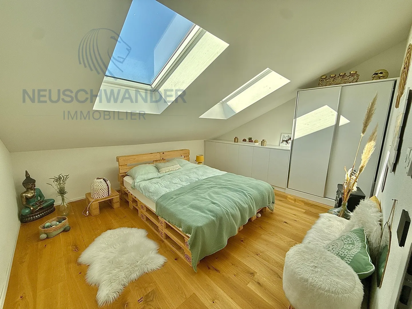 Stunning duplex penthouse with 2 underground parking spaces - Photo 32 of 39