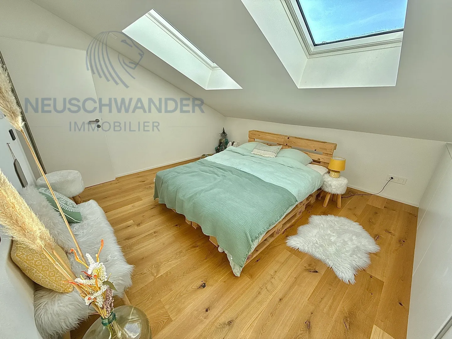 Stunning duplex penthouse with 2 underground parking spaces - Photo 34 of 39