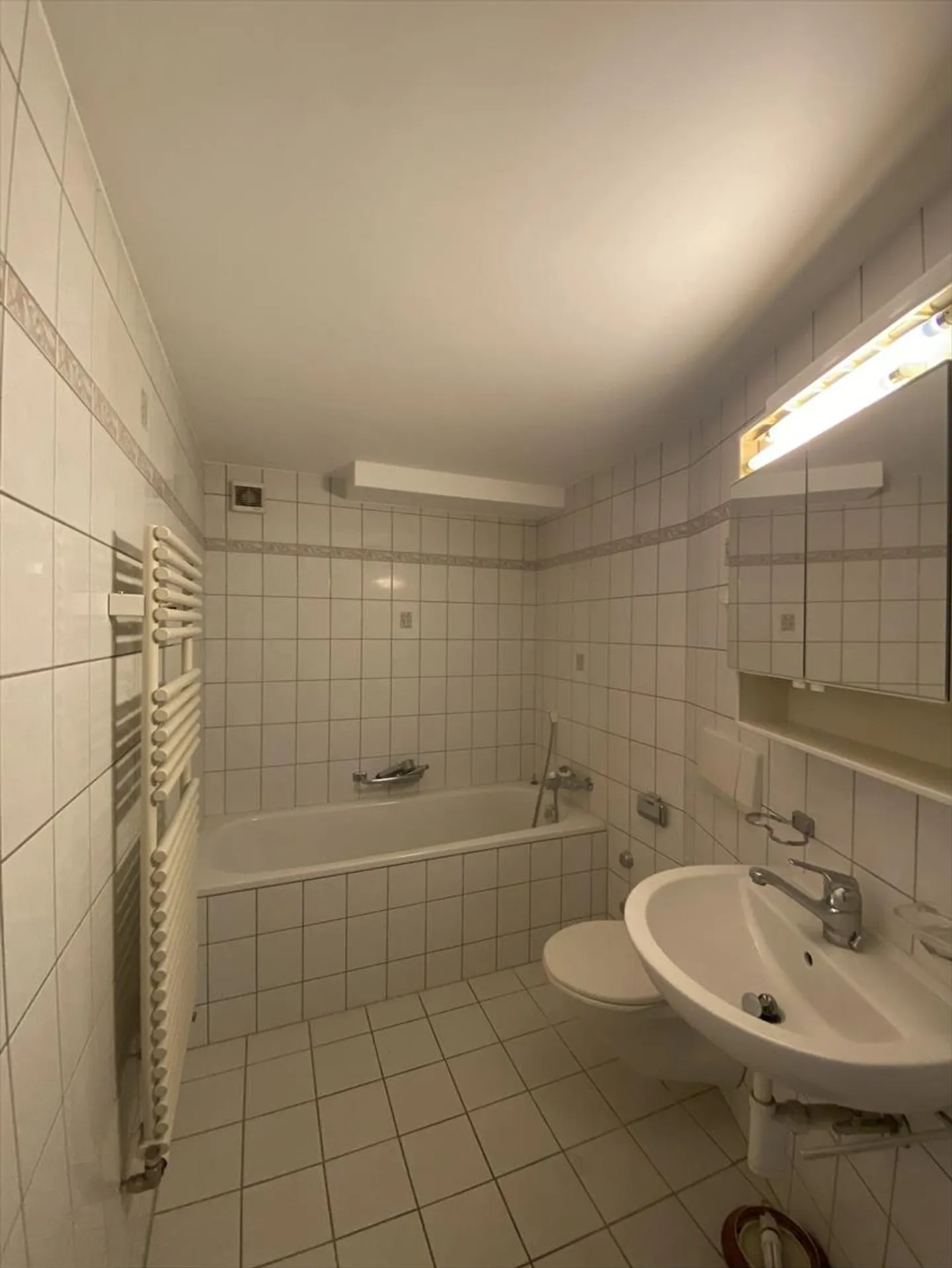 03957 - Appart. 2,5 PCES - PLATZ PETIT ST-JEAN 37 - FRIBOURG - Foto 6 von 6