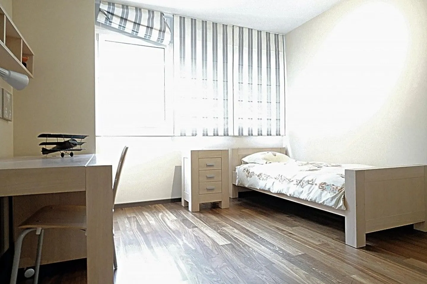 Magnificent furnished 7 rooms / 4 bedrooms / 3 bathrooms / 2 balconies - Photo 6 of 10