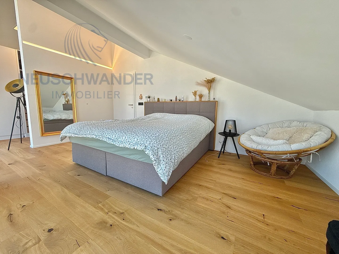 Stunning duplex penthouse with 2 underground parking spaces - Photo 37 of 39