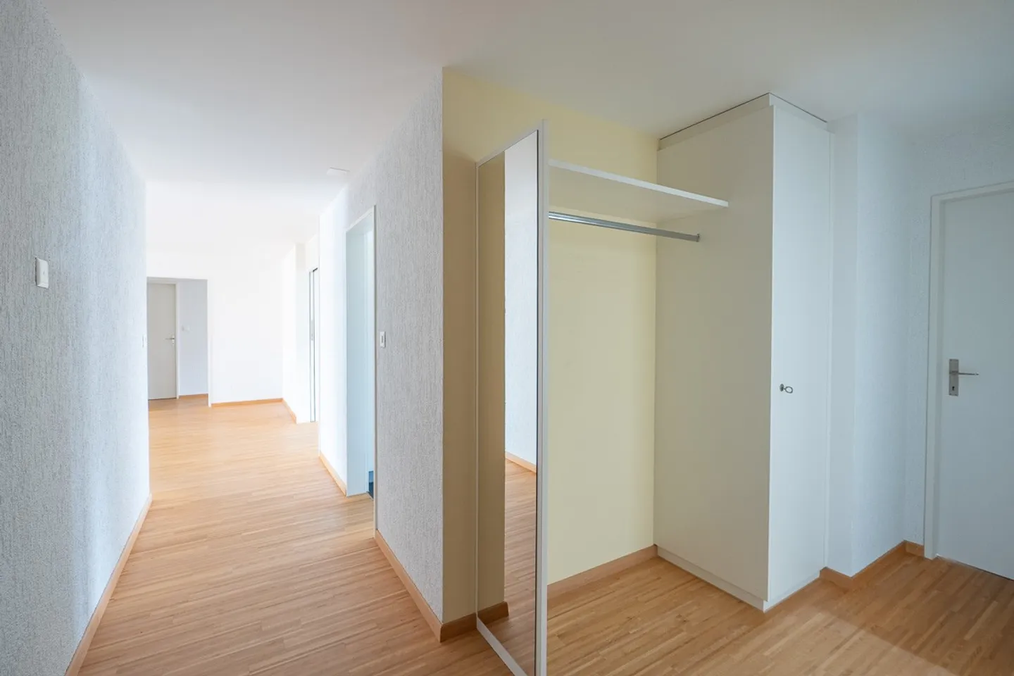 Grosszügige 4.5-Zimmer Wohnung - Foto 2 von 10