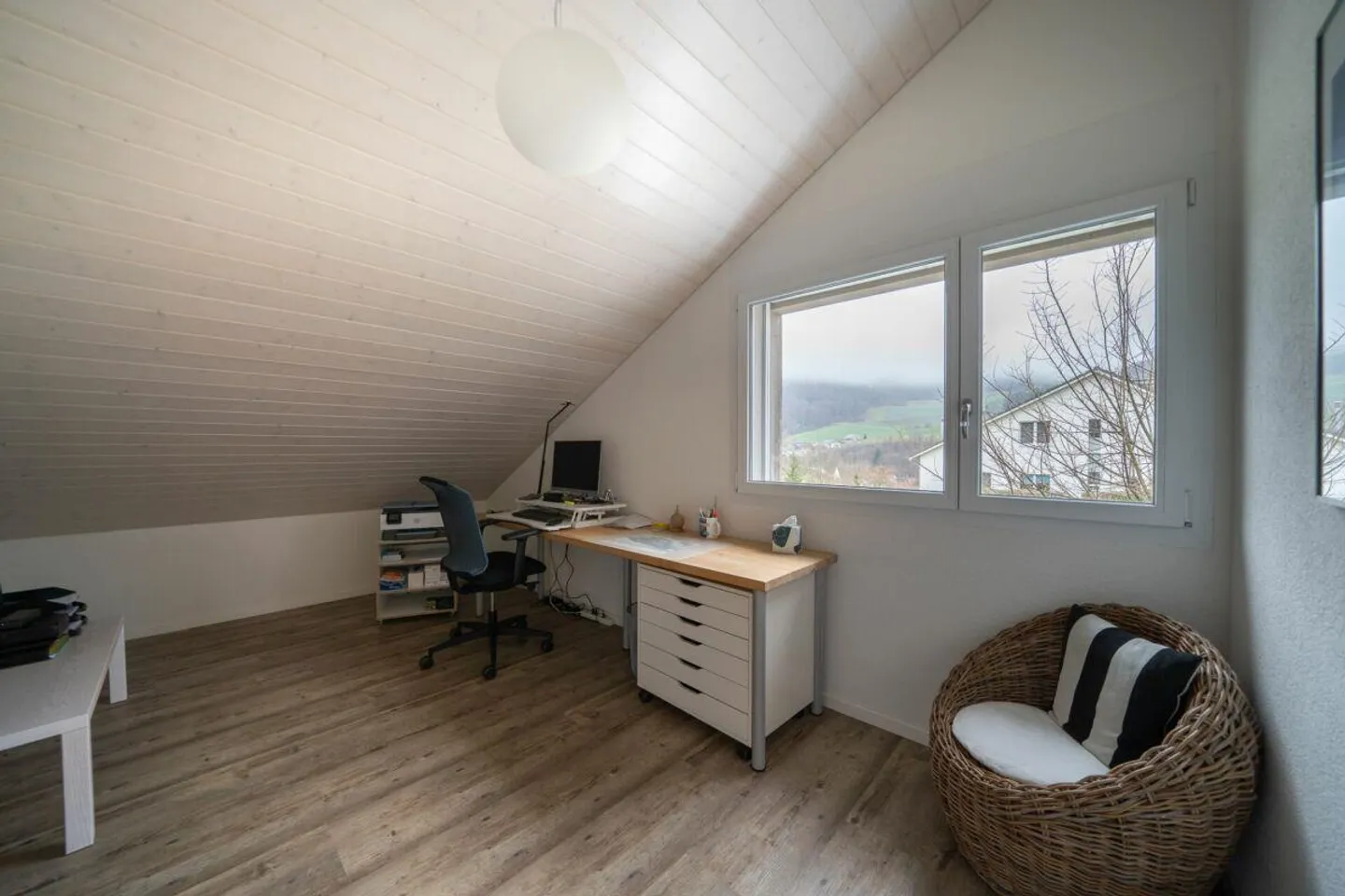 Modernes Wohnen mit traumhafter Aussicht - Foto 3 von 13