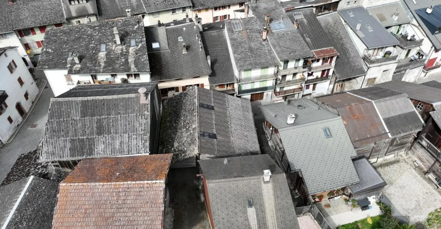 Una stalla da ristrutturare nel cuore del villaggio di Sembrancher - Foto 1 di 13
