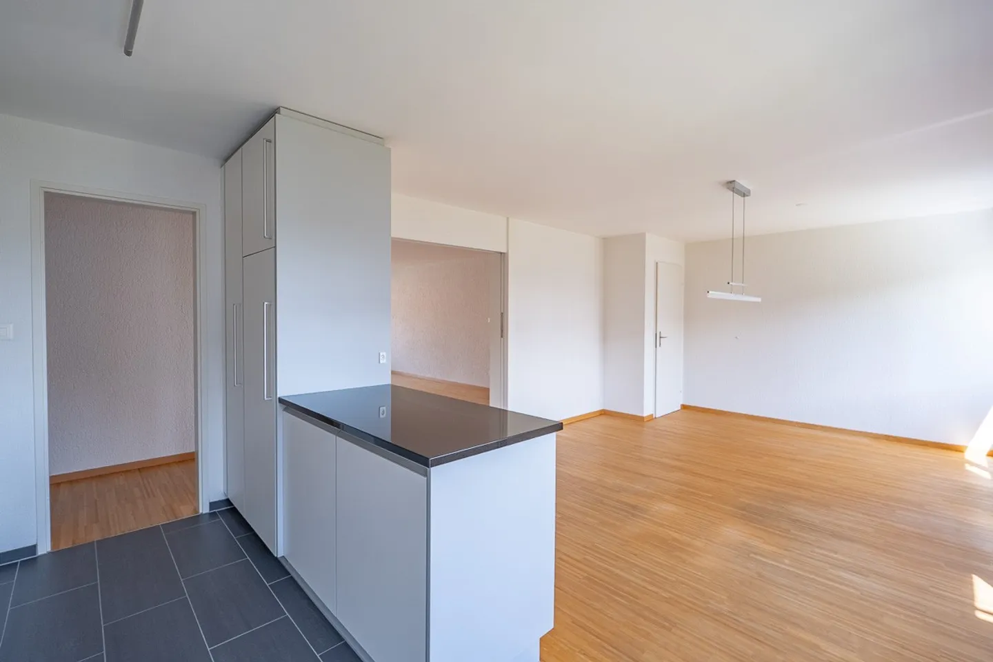 Grosszügige 4.5-Zimmer Wohnung - Foto 3 von 10
