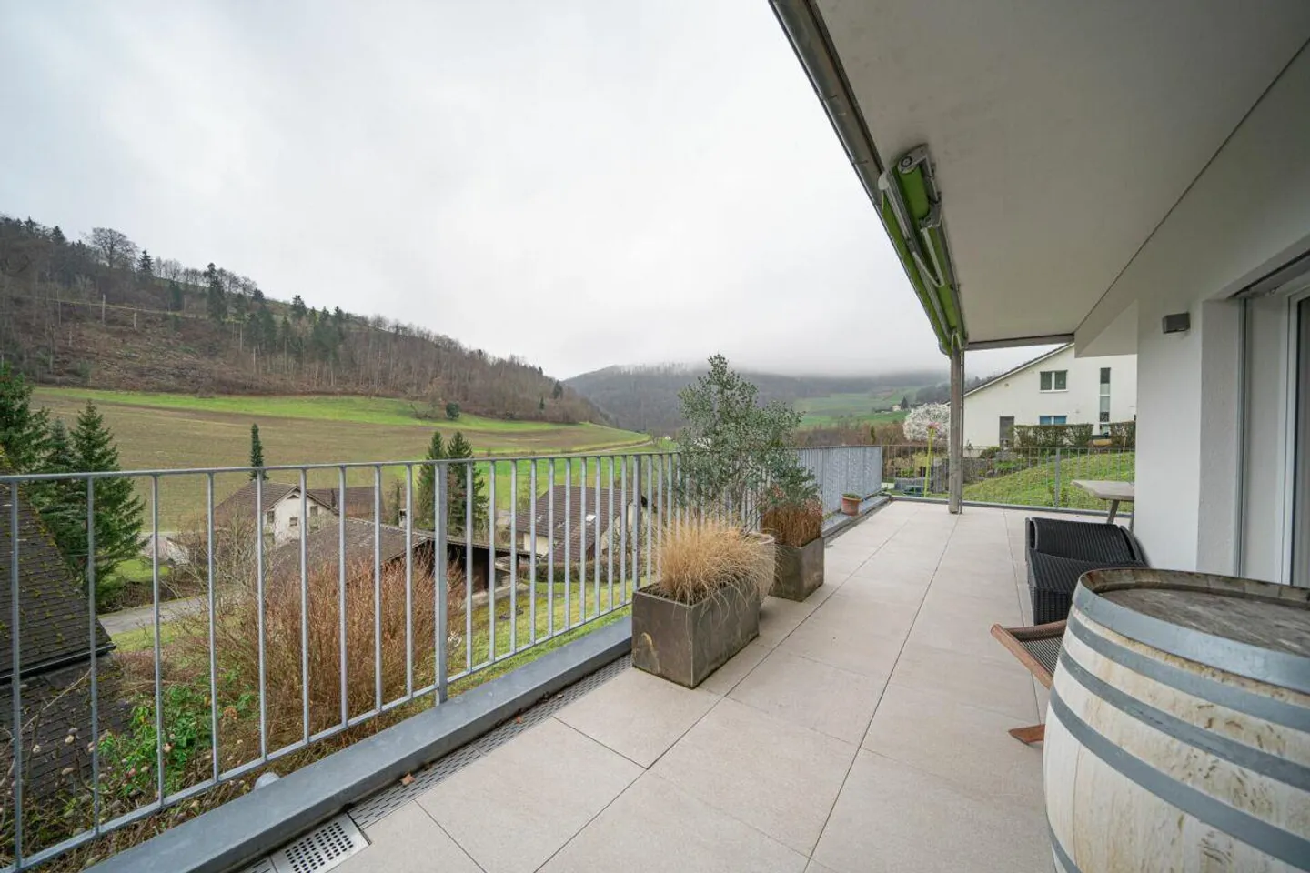 Modernes Wohnen mit traumhafter Aussicht - Foto 8 von 13