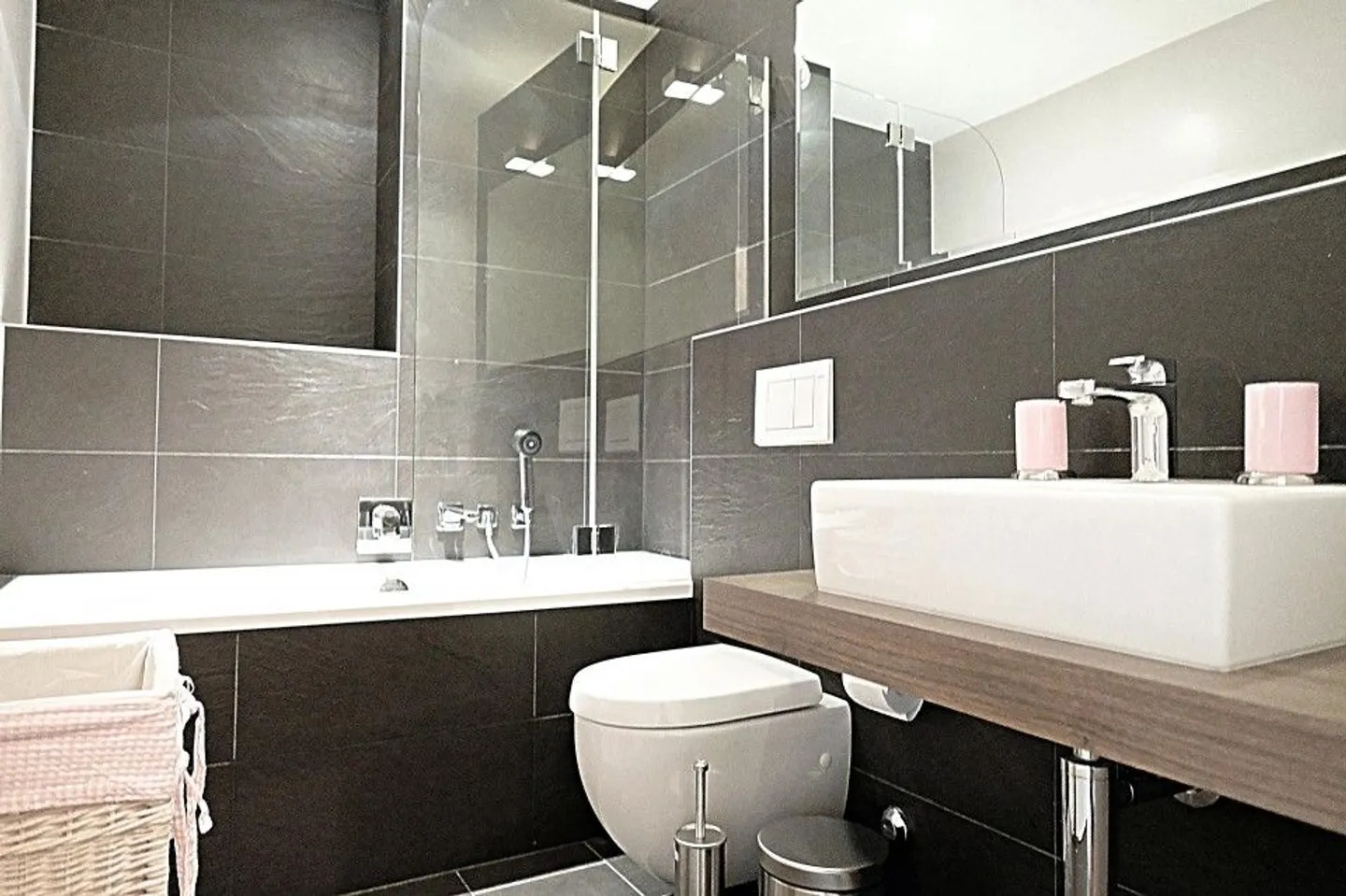 Bel appartement meublé 7 pièces / 4 chambres / 3 salles de bains / 2 balcons - Photo 7 sur 10