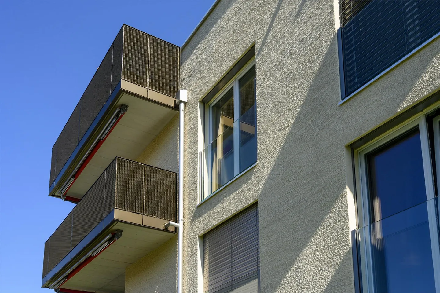 Appartement attrayant de 3,5 pièces dans le beau Rüti ZH - Photo 3 sur 9