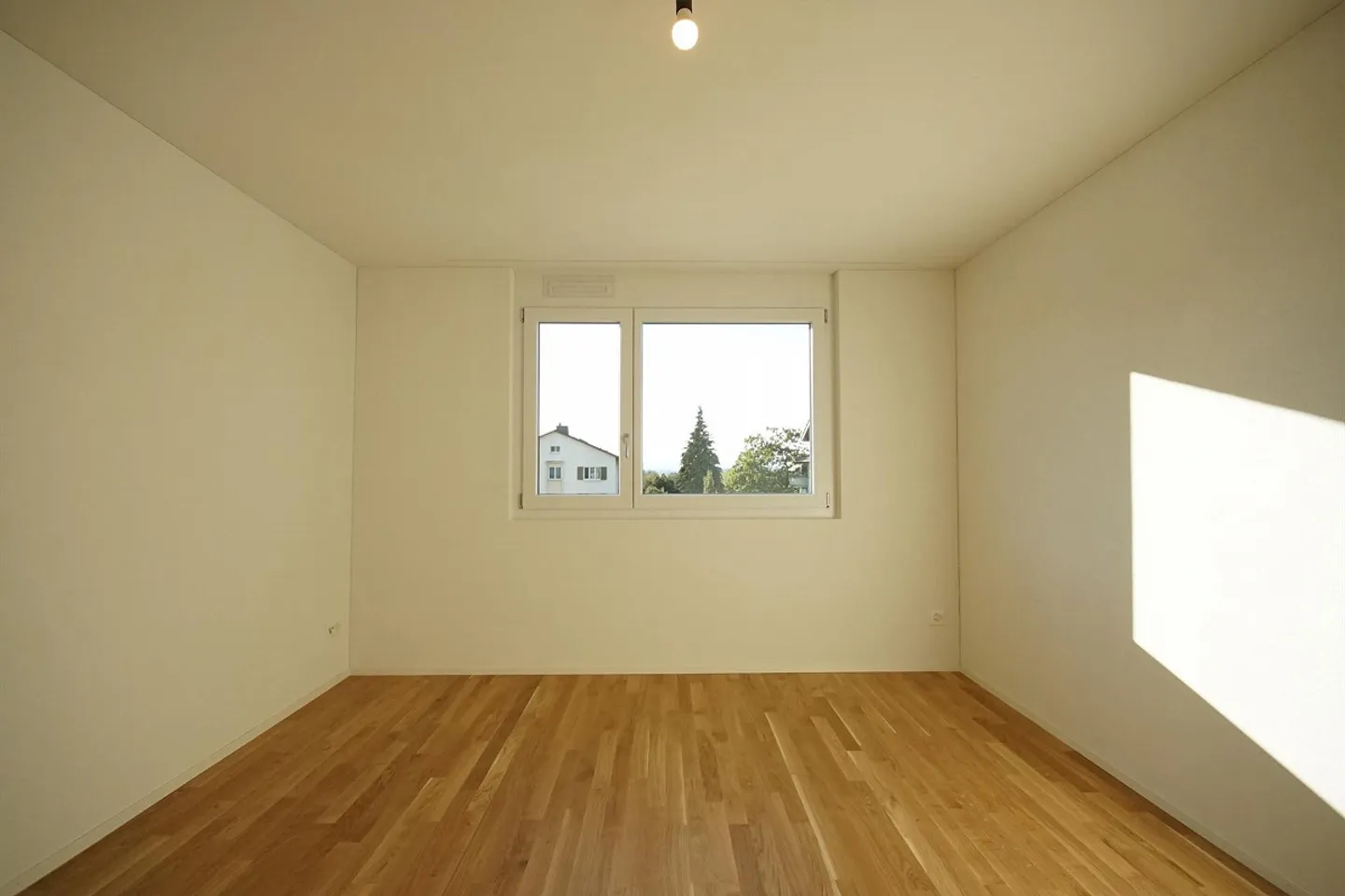 Appartement attrayant de 3,5 pièces dans le beau Rüti ZH - Photo 6 sur 9