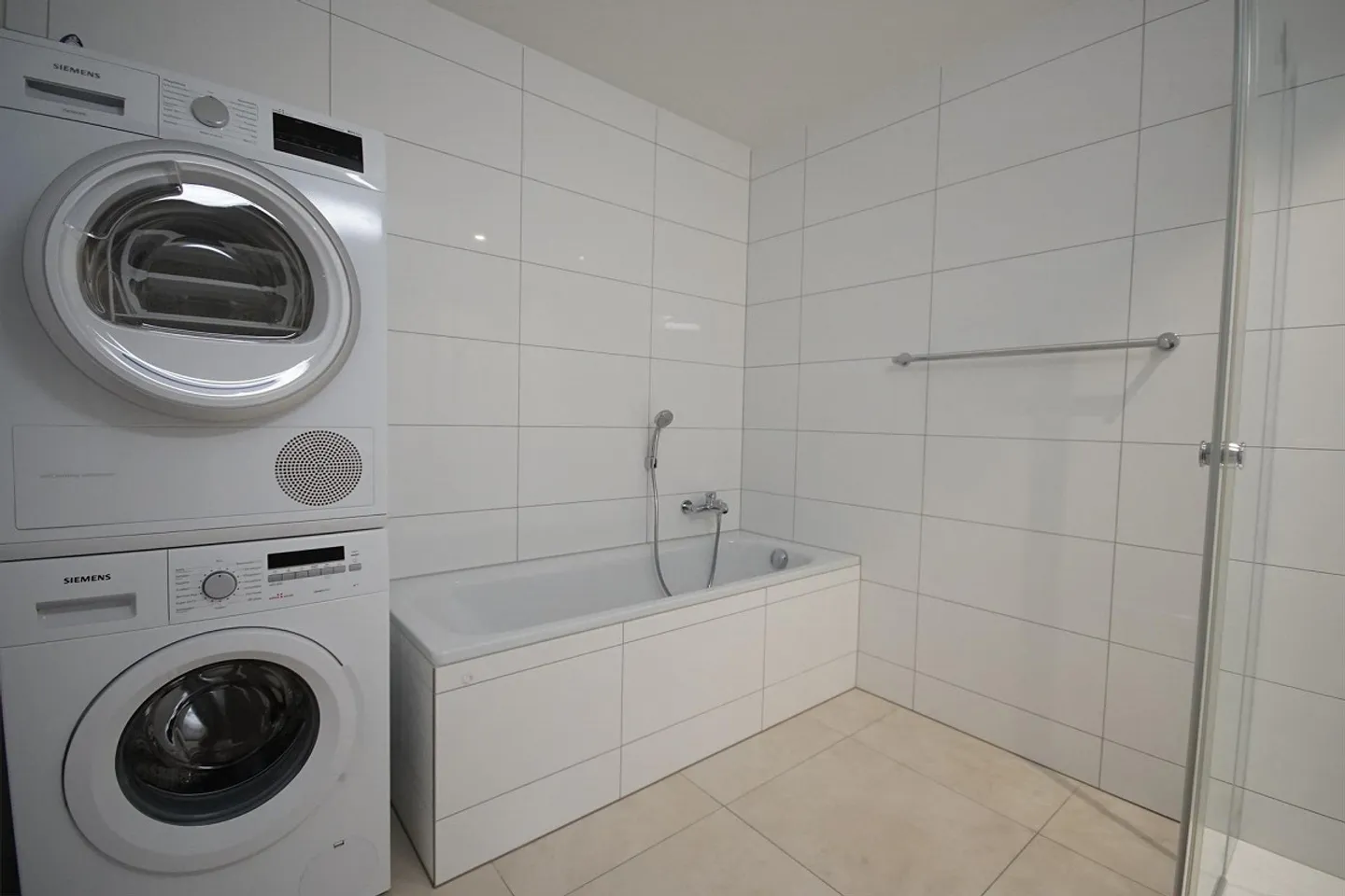 Appartement attrayant de 3,5 pièces dans le beau Rüti ZH - Photo 7 sur 9