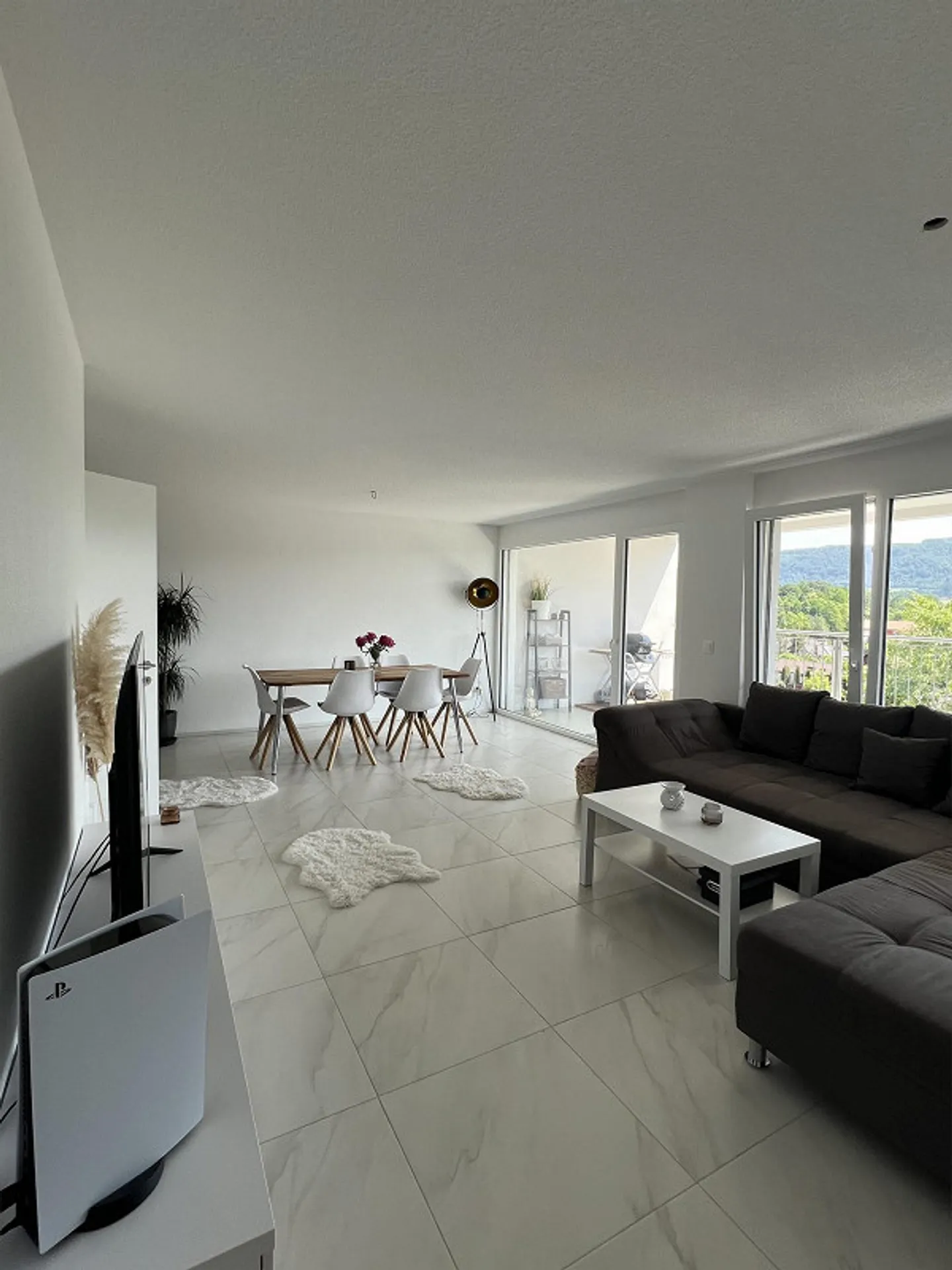 Wunderschöne 2,5 Zimmer Wohnung in Winznau per 01.12.2025 - Foto 1 von 10