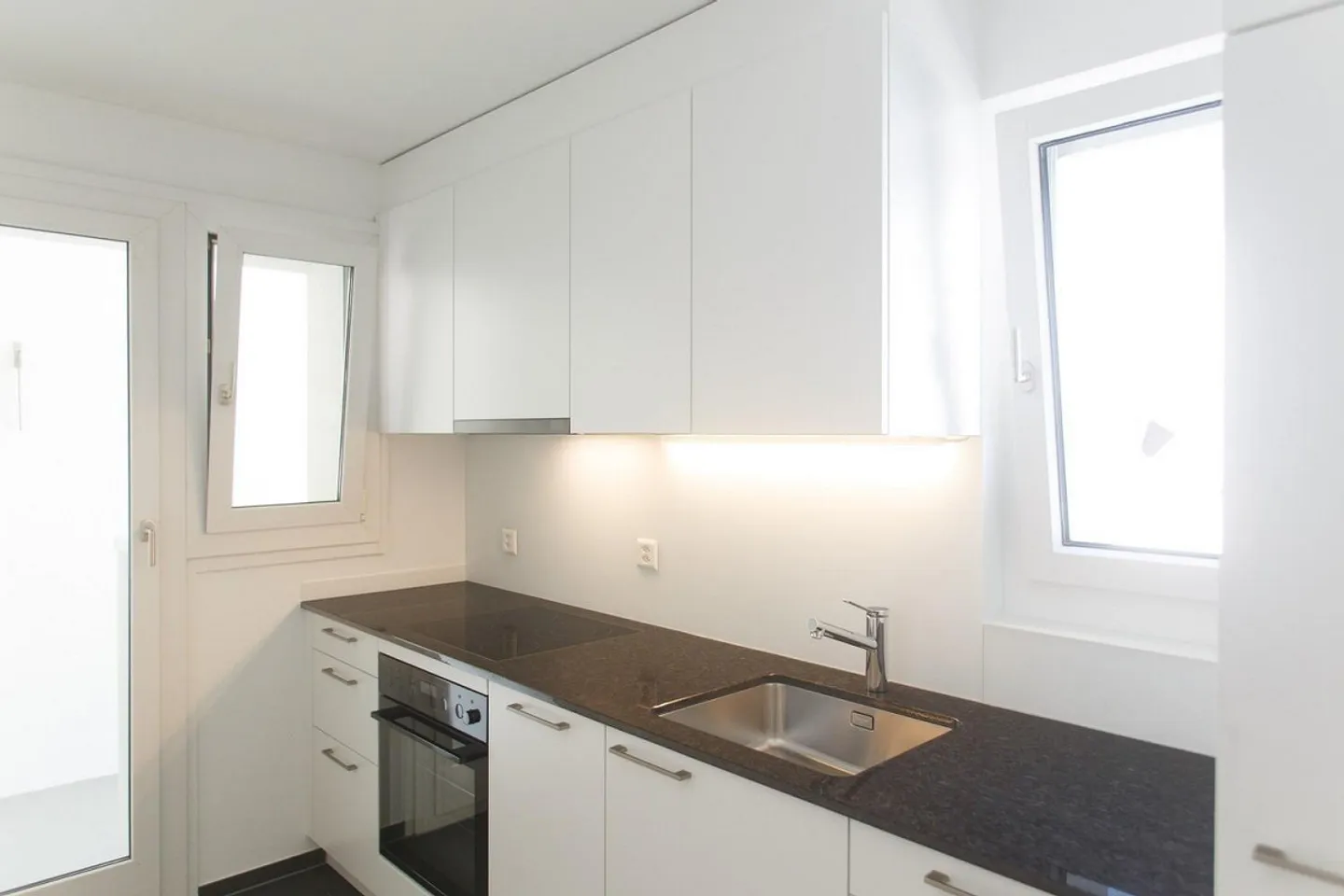 Renovated apartment in a quiet location - Photo 5 of 9