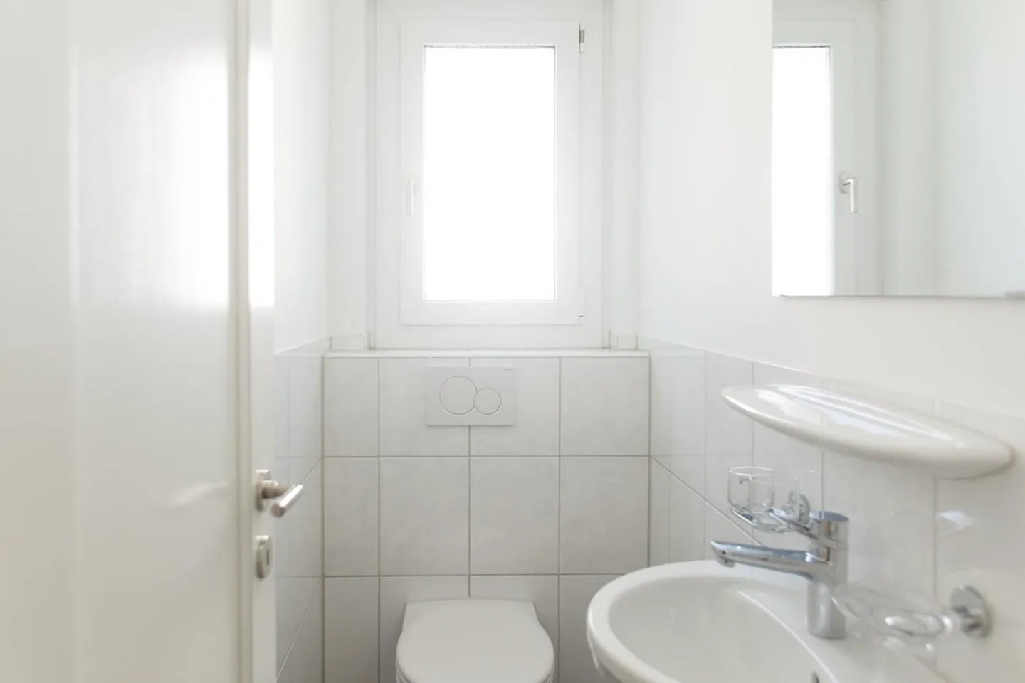 Renovated apartment in a quiet location - Photo 7 of 9