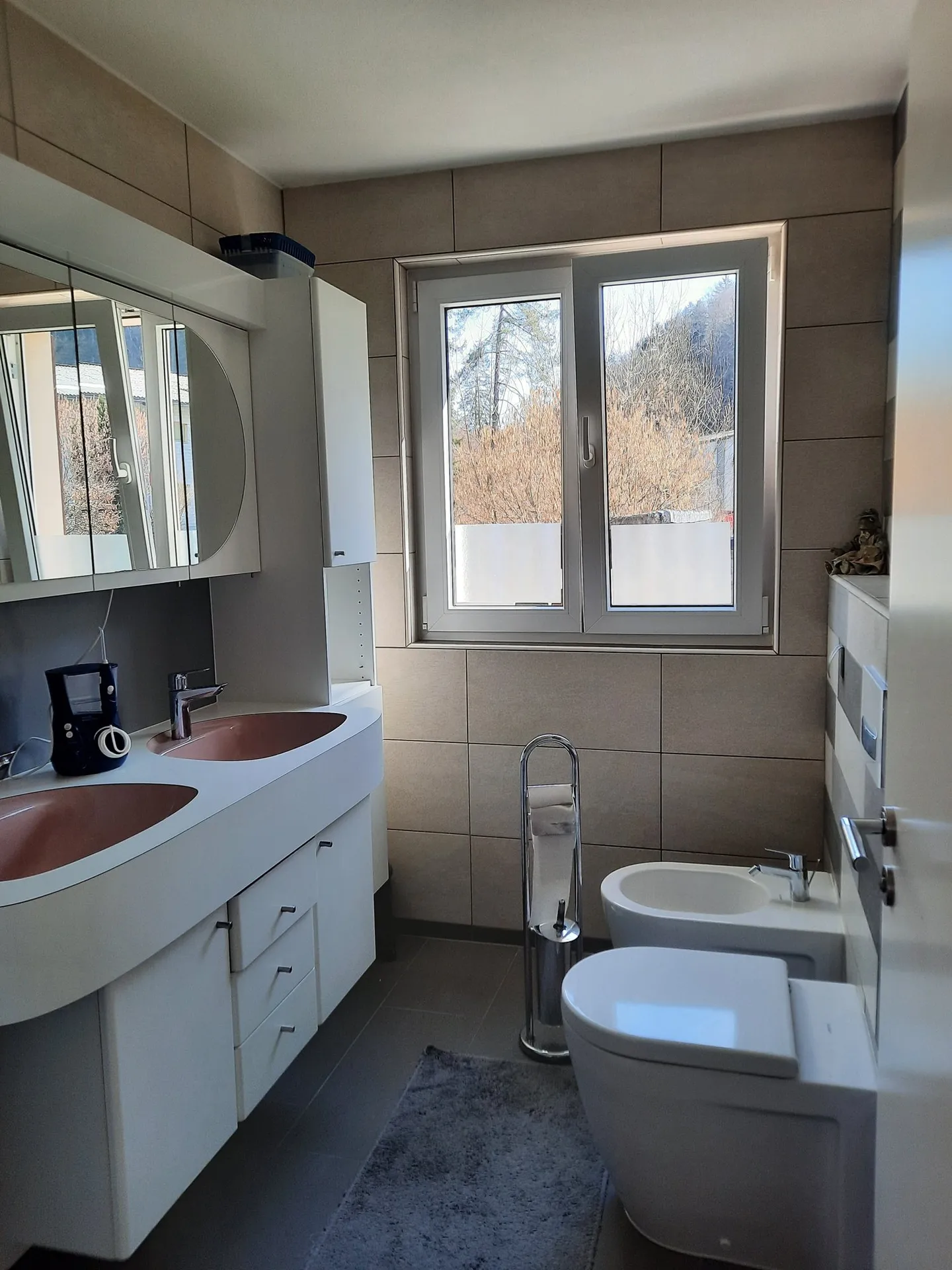 Charmante maison individuelle de 5,5 pièces avec piscine à Landikon (Birmensdorf ZH) - Photo 5 sur 10