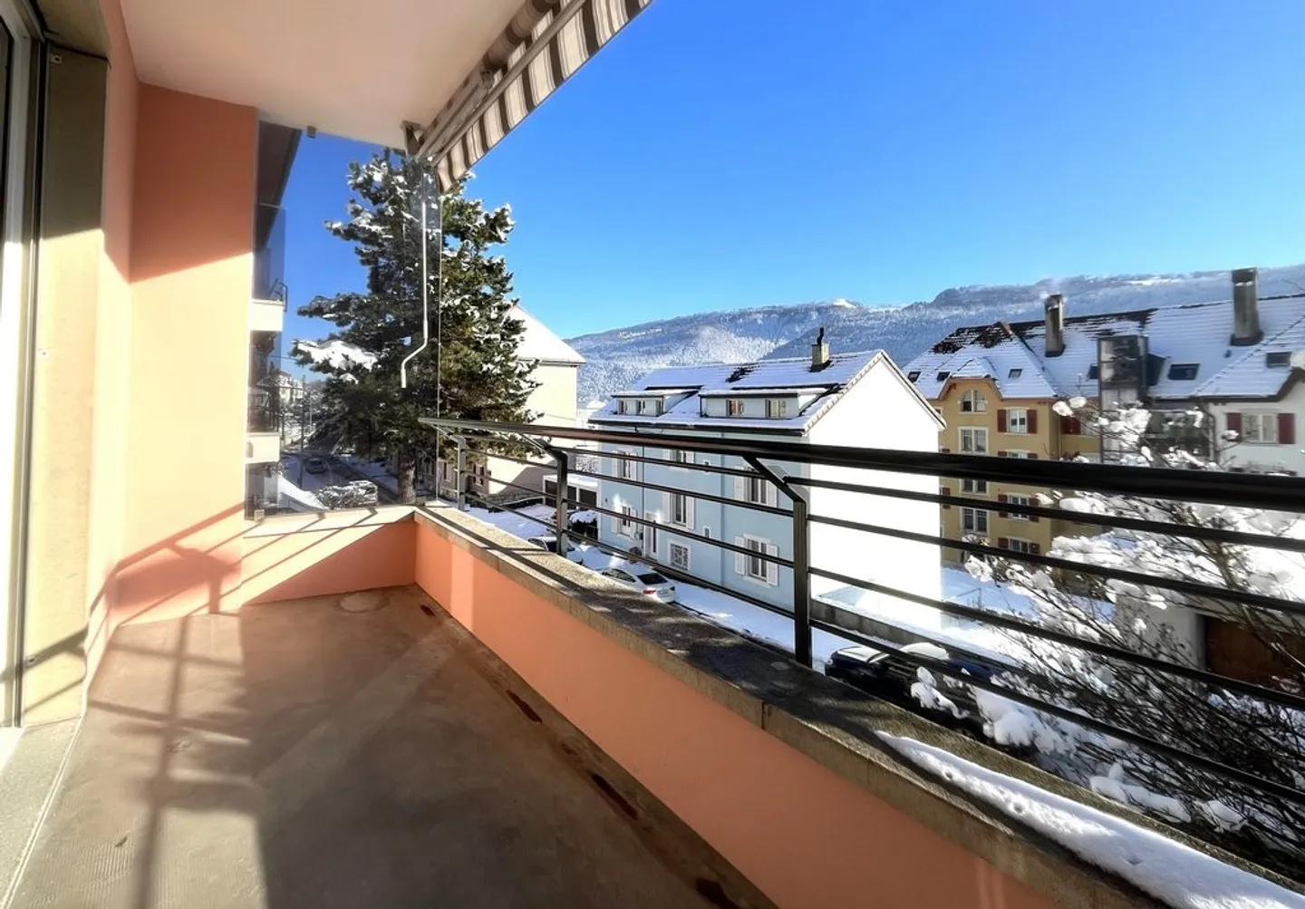 Four-room apartment renovated in a quiet and sunny area - Photo 8 of 9
