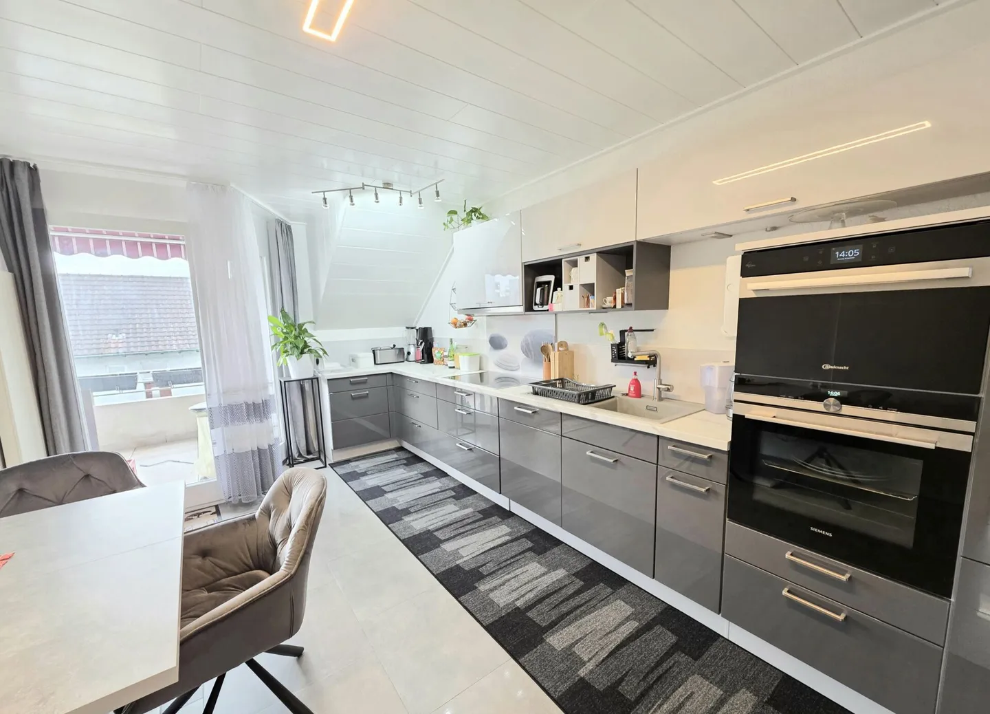 Vivere con vista! Appartamento mansardato di 4,5 stanze a Möhlin - Foto 7 di 16