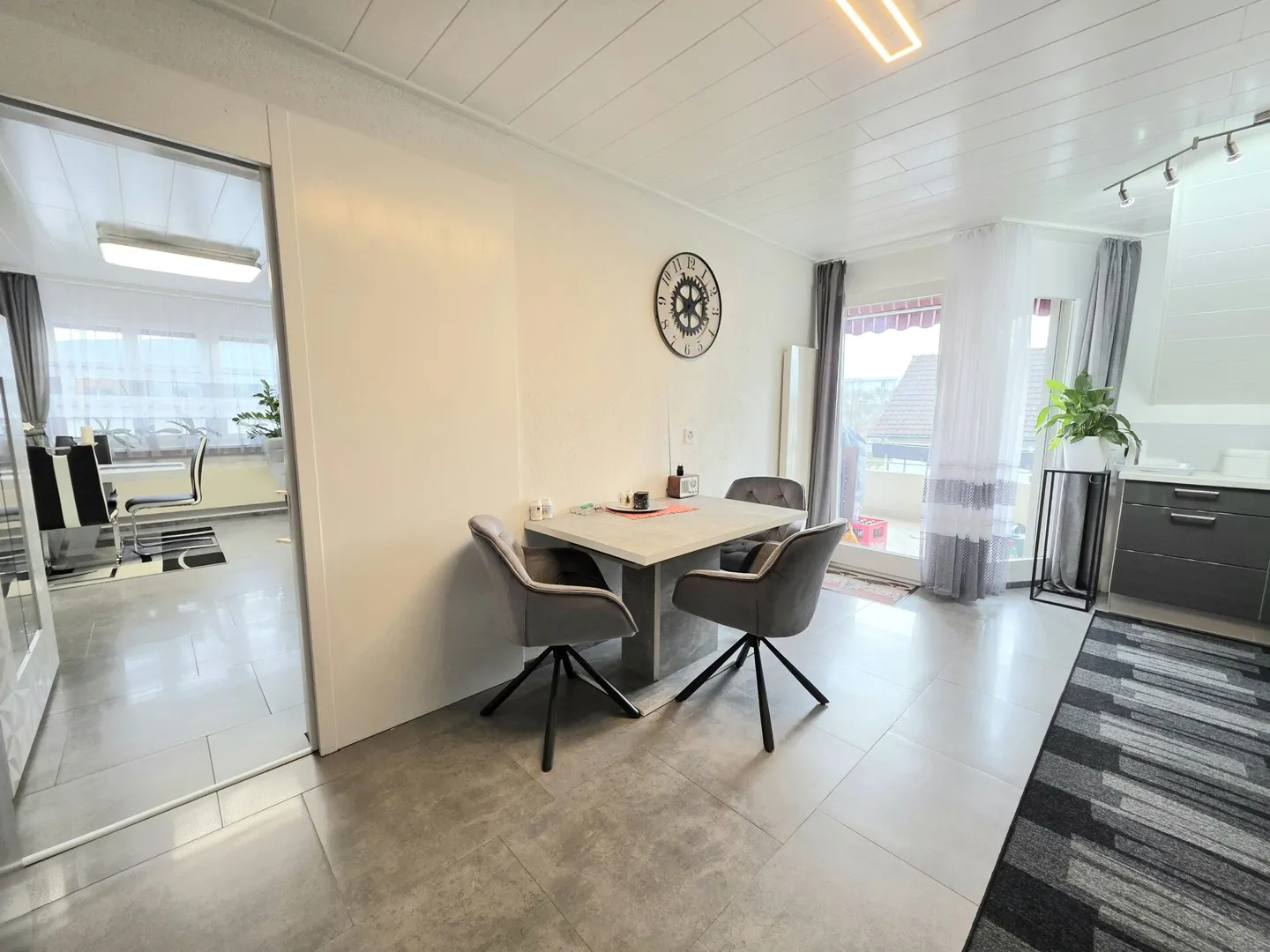 Vivere con vista! Appartamento mansardato di 4,5 stanze a Möhlin - Foto 8 di 16