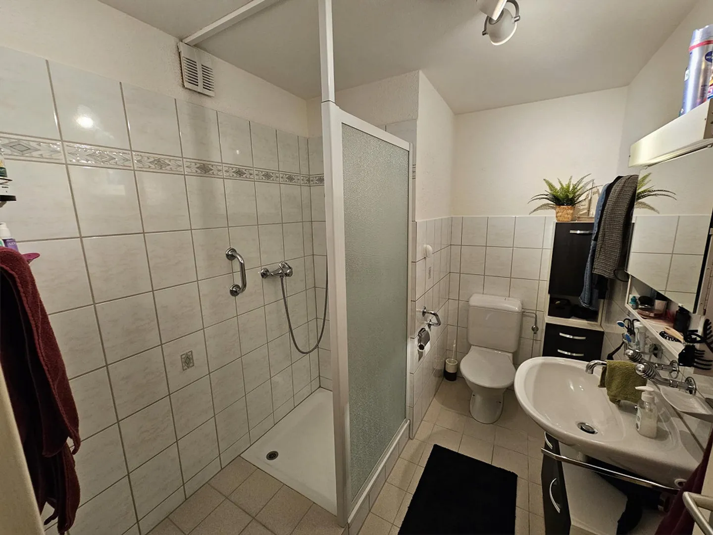 Appartement confortable de 3,5 pièces avec balcon et belle vue - Photo 6 sur 13