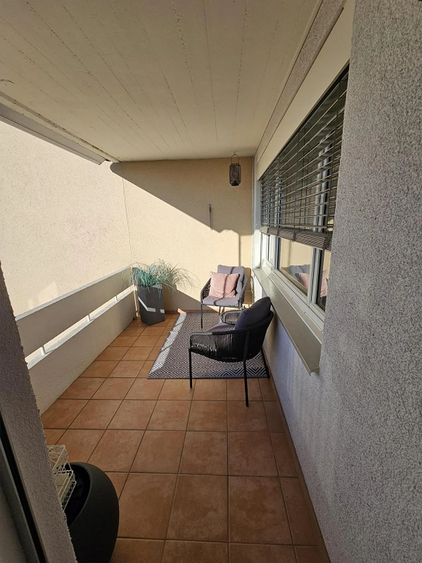 Appartement confortable de 3,5 pièces avec balcon et belle vue - Photo 12 sur 13