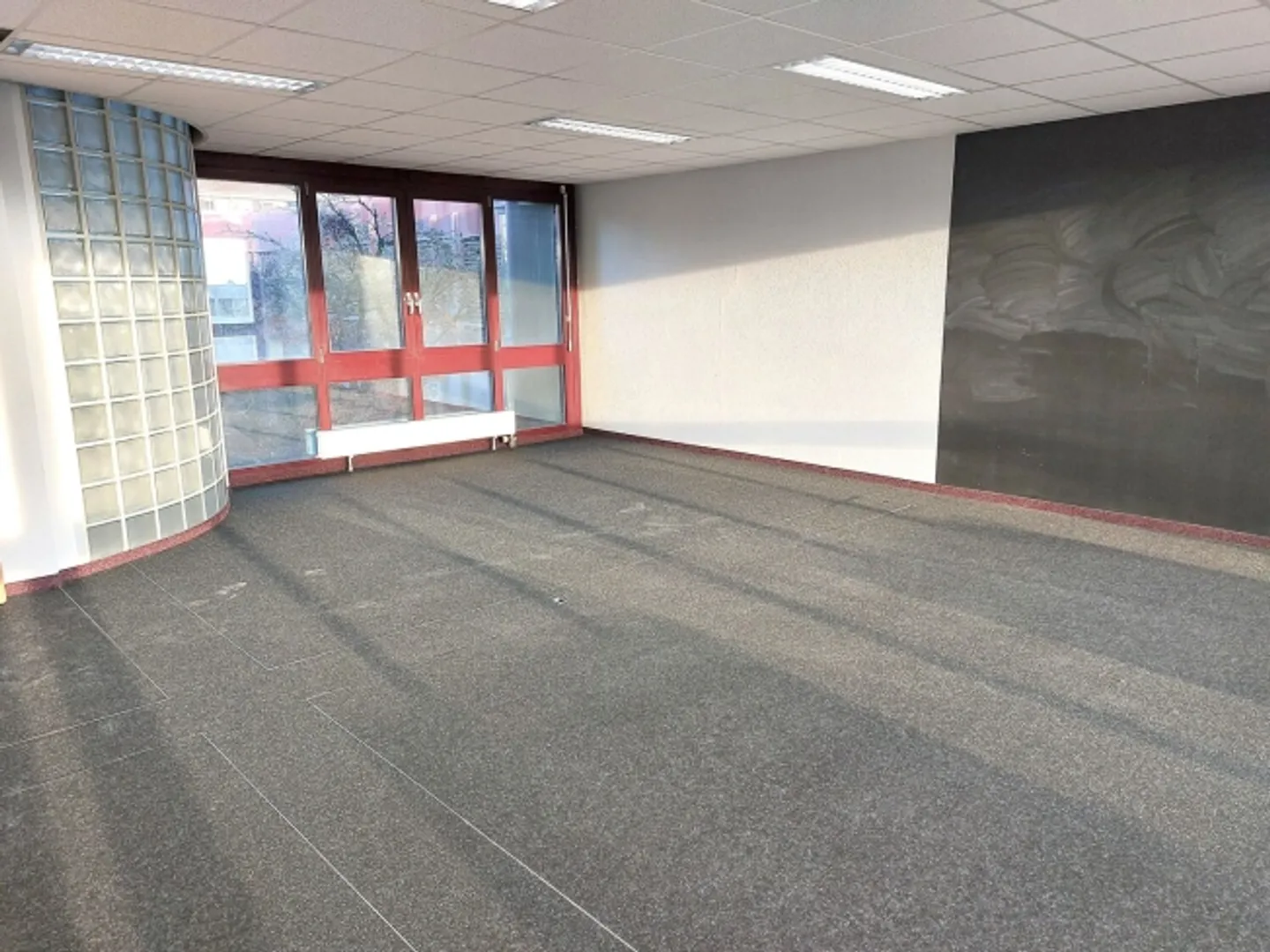Ufficio/laboratorio da 70 m2 con montacarichi - Affitto flessibile - Foto 2 di 6