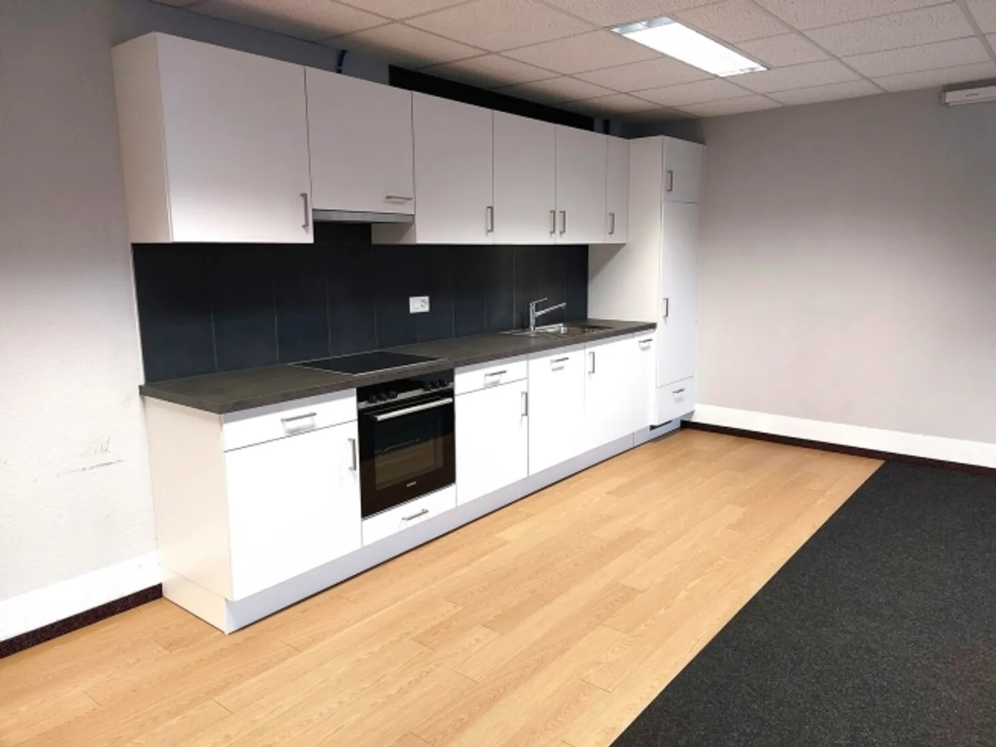 Ufficio/laboratorio da 70 m2 con montacarichi - Affitto flessibile - Foto 4 di 6