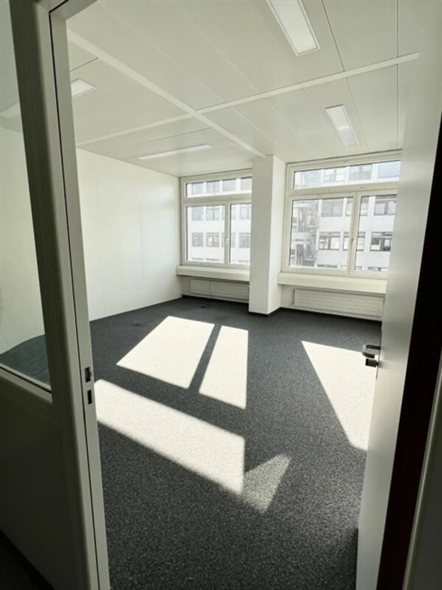 Helle Bürofläche zu vermieten - Foto 4 von 7