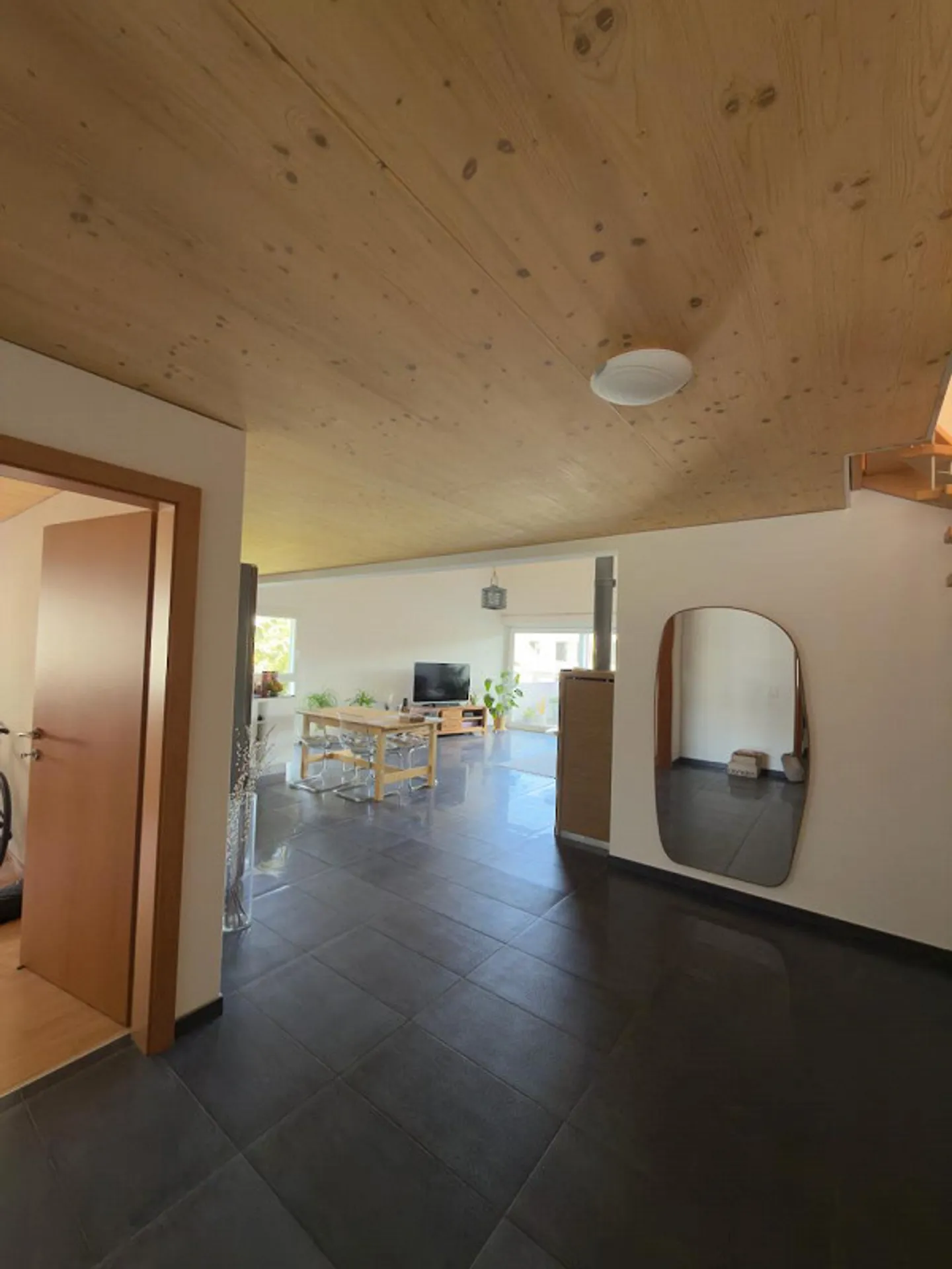 Maisonette 4,5 pièces - Photo 3 sur 8