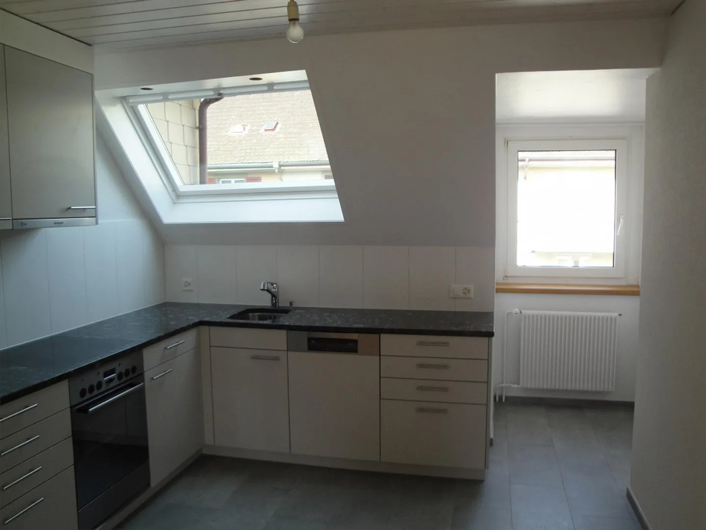 Schöne 4-Zimmer Dachwohnung Nähe Bahnhof - Foto 2 von 7