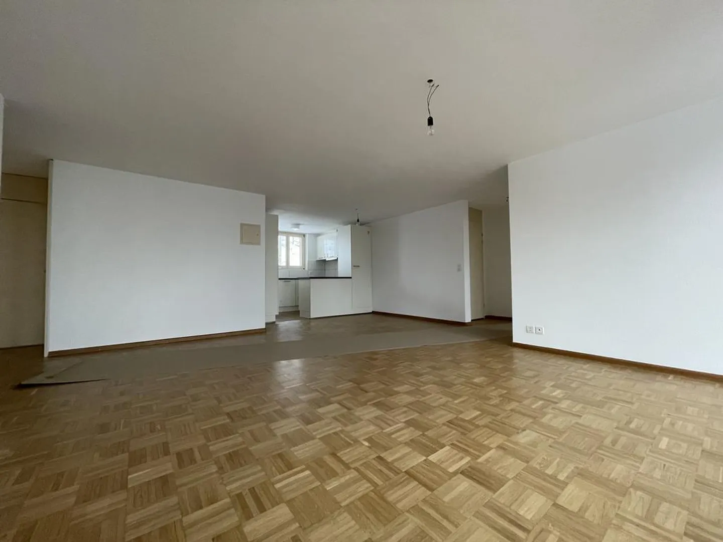 FRESH AIR! TOP 4.5-ROOM APARTMENT WITH A VIEW! - Photo 4 of 10
