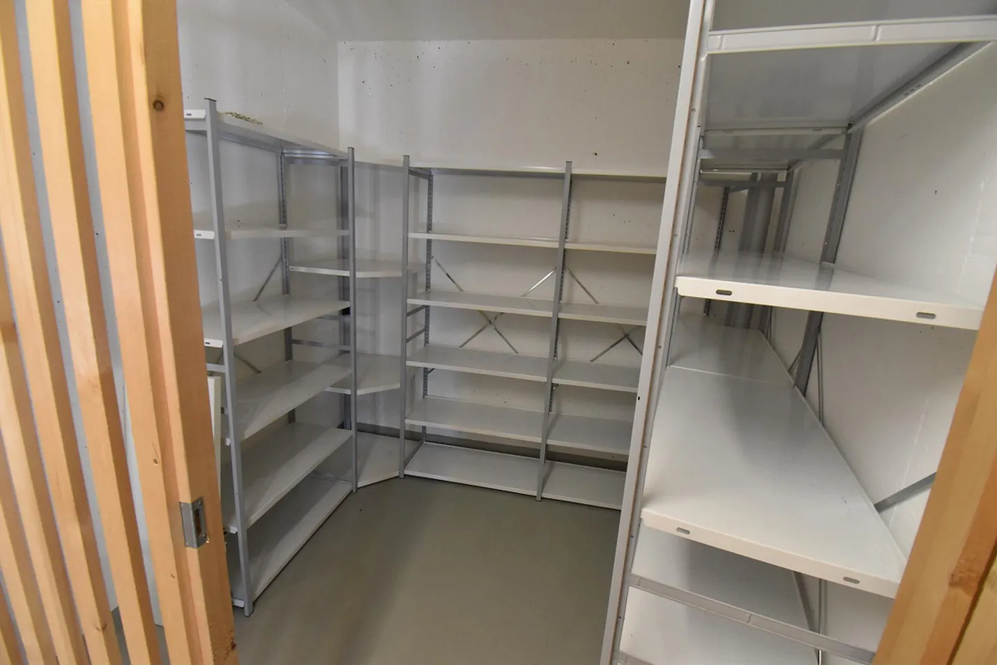 Central Office Space - Photo 6 of 7