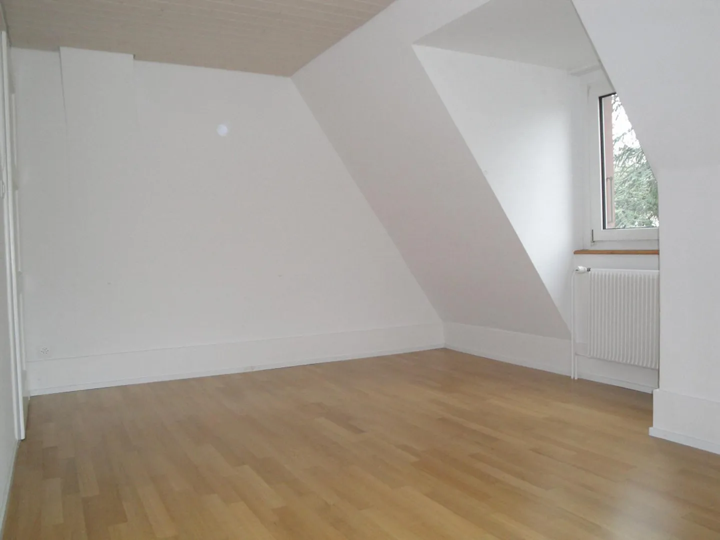 Schöne 4-Zimmer Dachwohnung Nähe Bahnhof - Foto 6 von 7