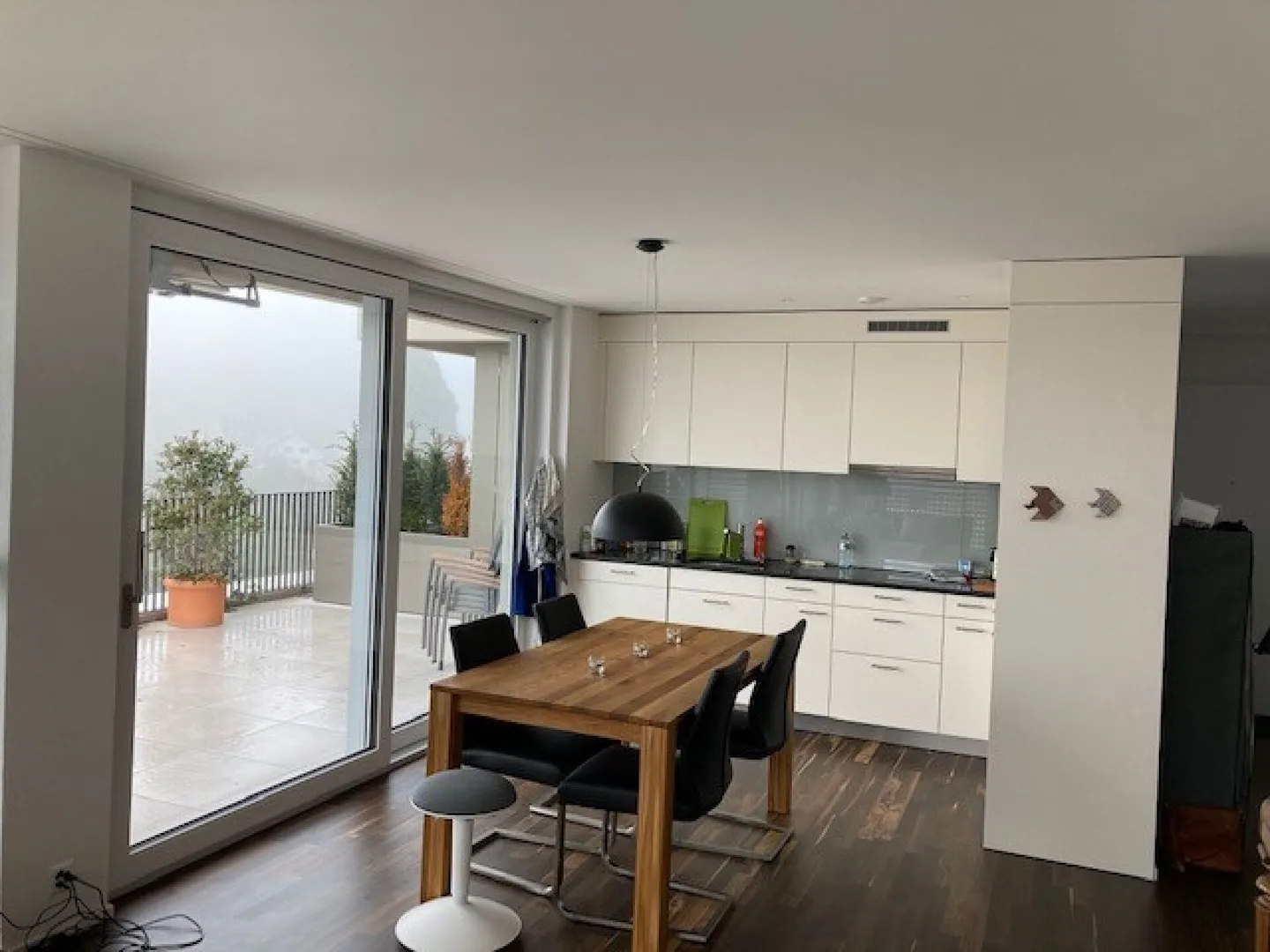 Appartement Attique de 4,5 pièces au 3ème étage - Photo 2 sur 11