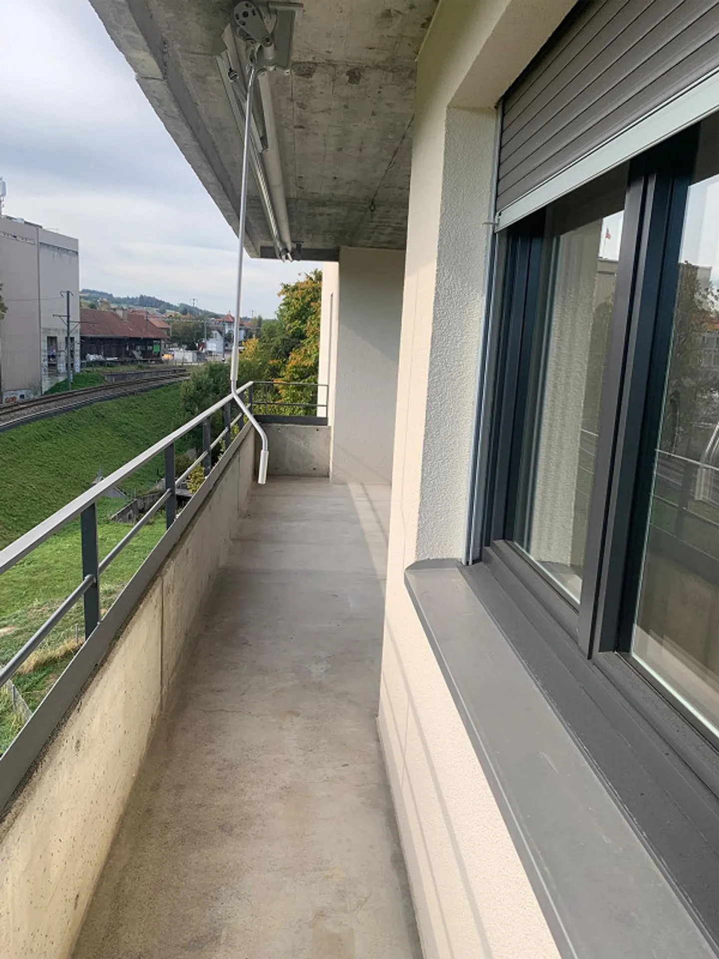Vie moderne dans le vert : première occupation après rénovation - Photo 2 sur 20