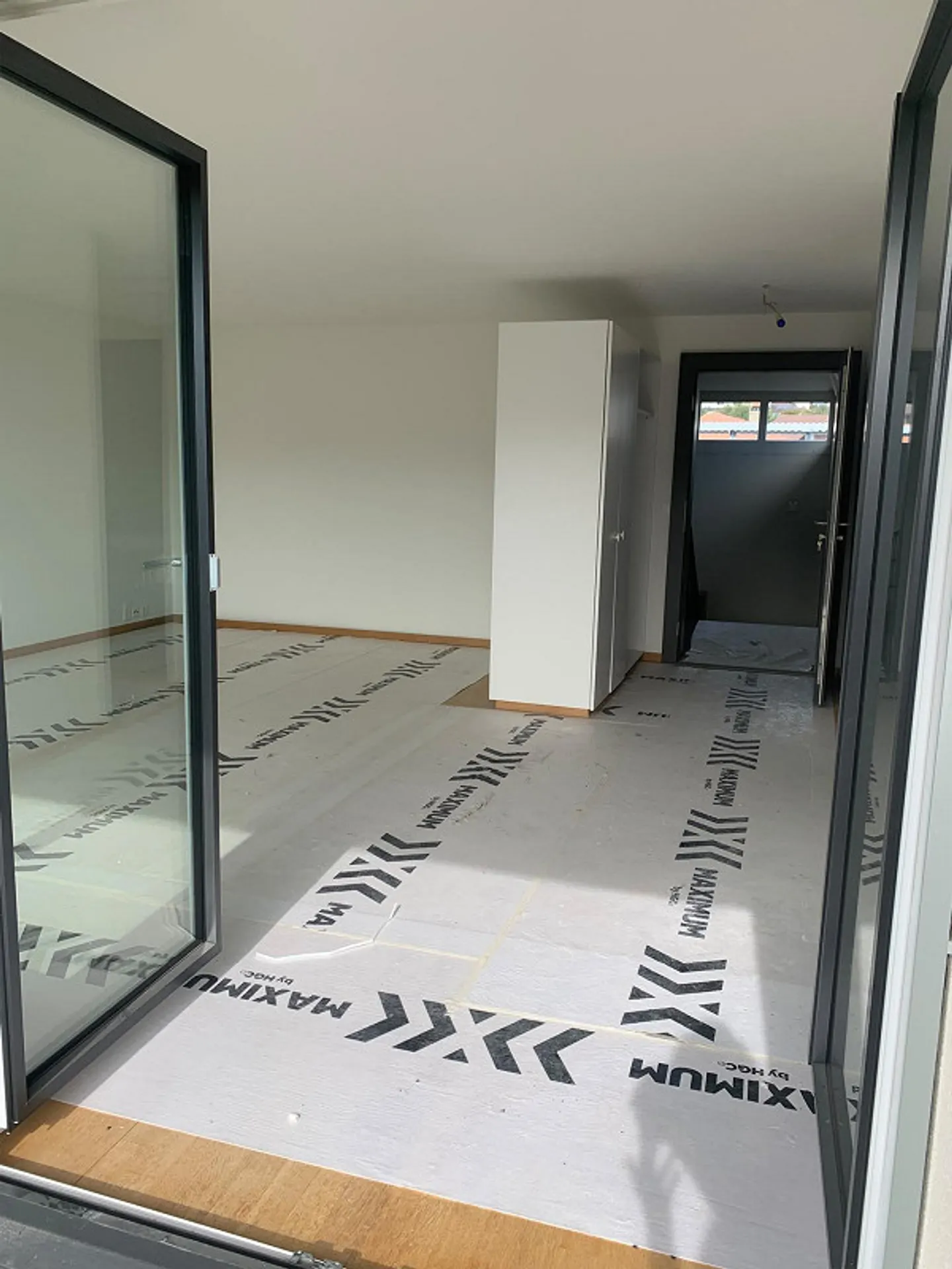 Vie moderne dans le vert : première occupation après rénovation - Photo 3 sur 20