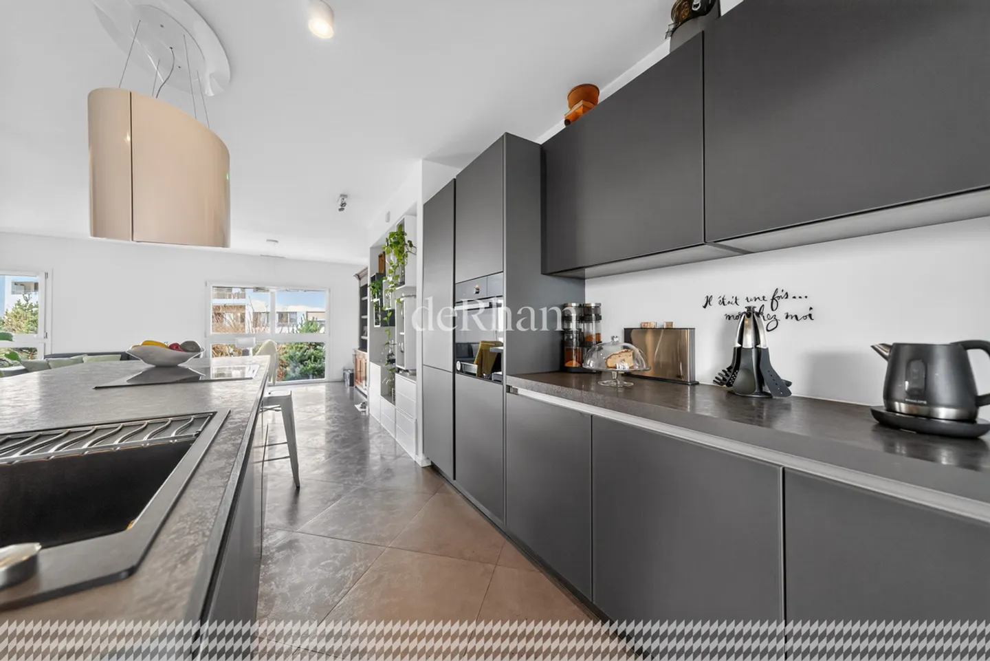 Appartamento di 5,5 stanze in triplex con spazio indipendente - Foto 4 di 18