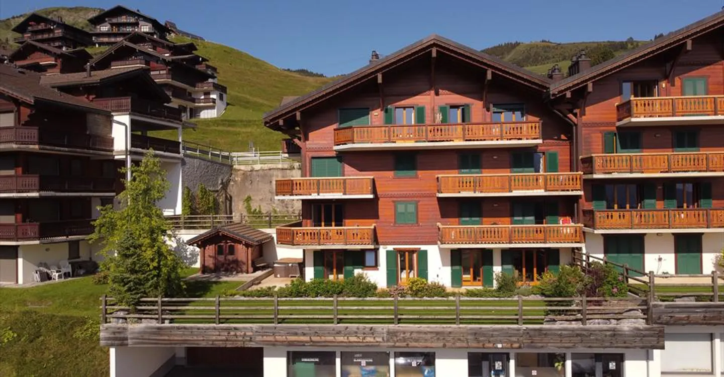 Magnificent 5.5-room apartment - Chalet ambiance in the heart of the Alps - Photo 1 of 13