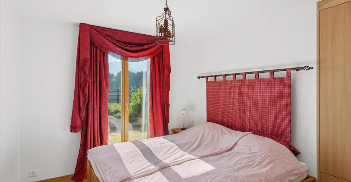 Magnificent 5.5-room apartment - Chalet ambiance in the heart of the Alps - Photo 6 of 13