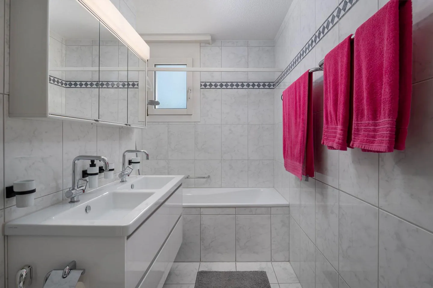 Charmante Dachwohnung mit Seeblick - Foto 6 von 16
