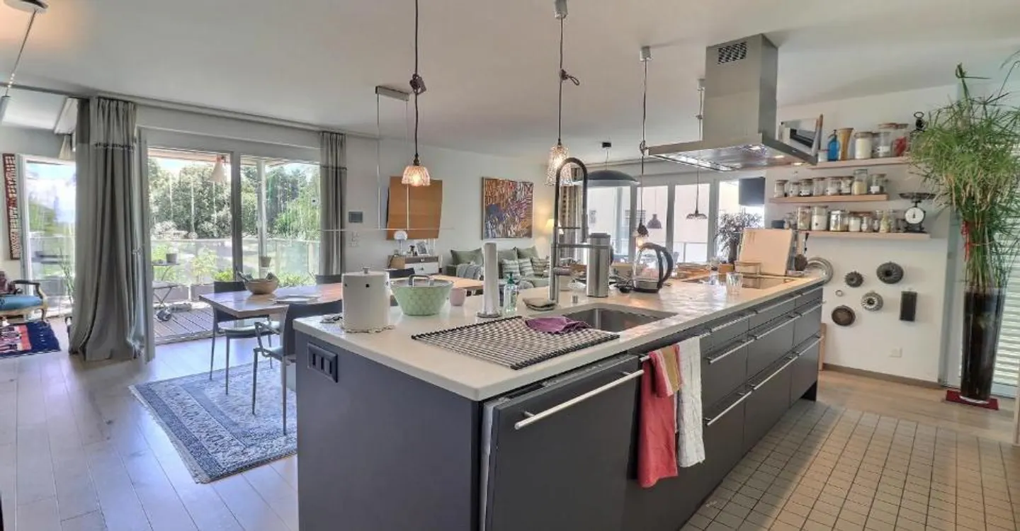 Bel Appartement avec Vue Lac - Photo 3 sur 13