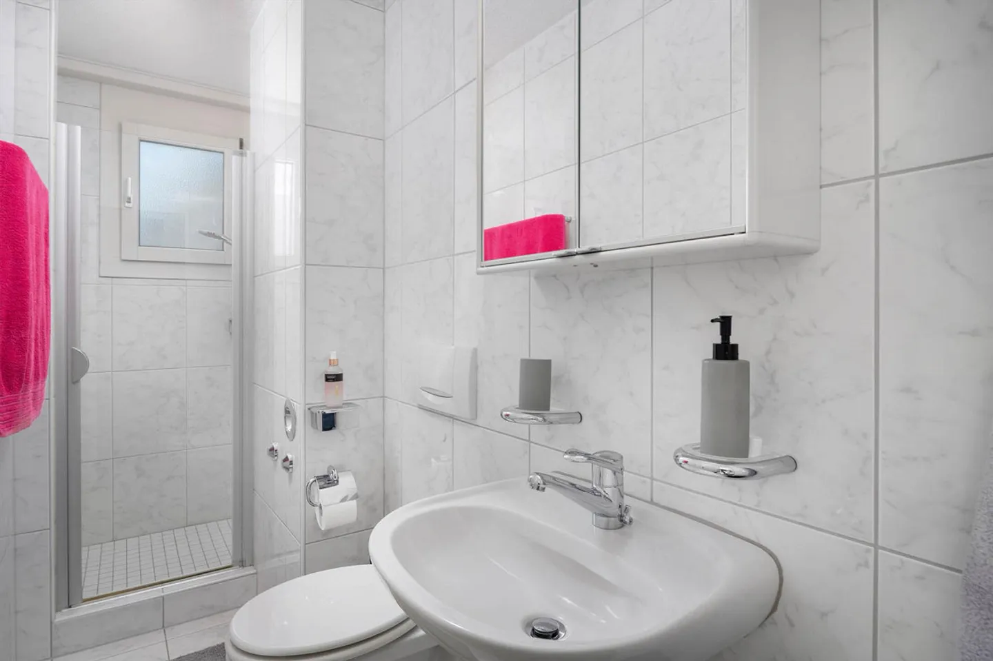 Charmante Dachwohnung mit Seeblick - Foto 5 von 16