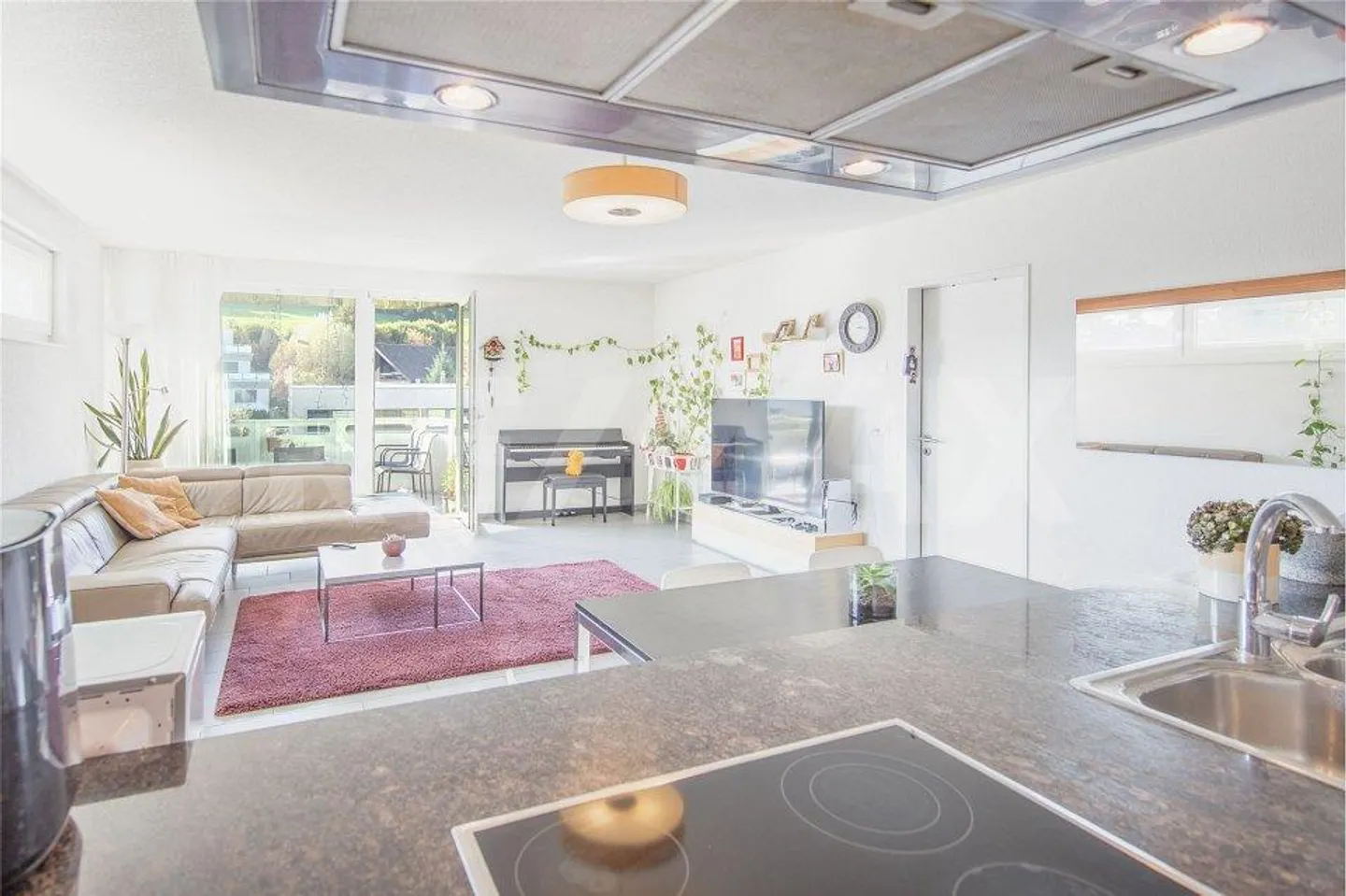 Immeuble multifamilial à fort rendement avec 7 appartements et 10 places de parking souterrain, Suhr AG - Photo 7 sur 13