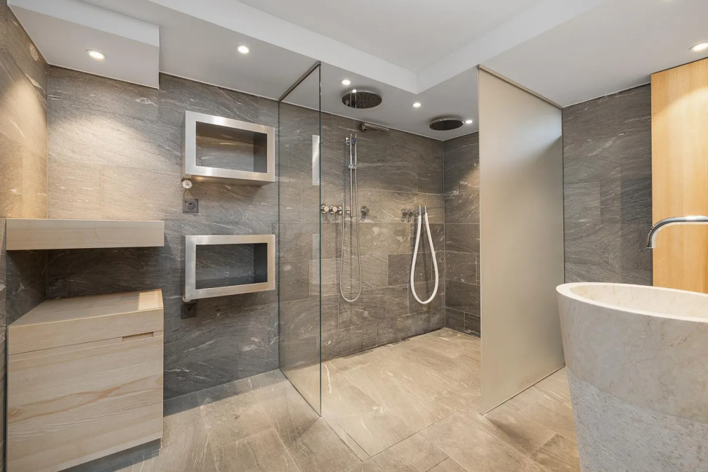 Charming Townhouse with Garden Idyl near the Zoo - Photo 7 of 13