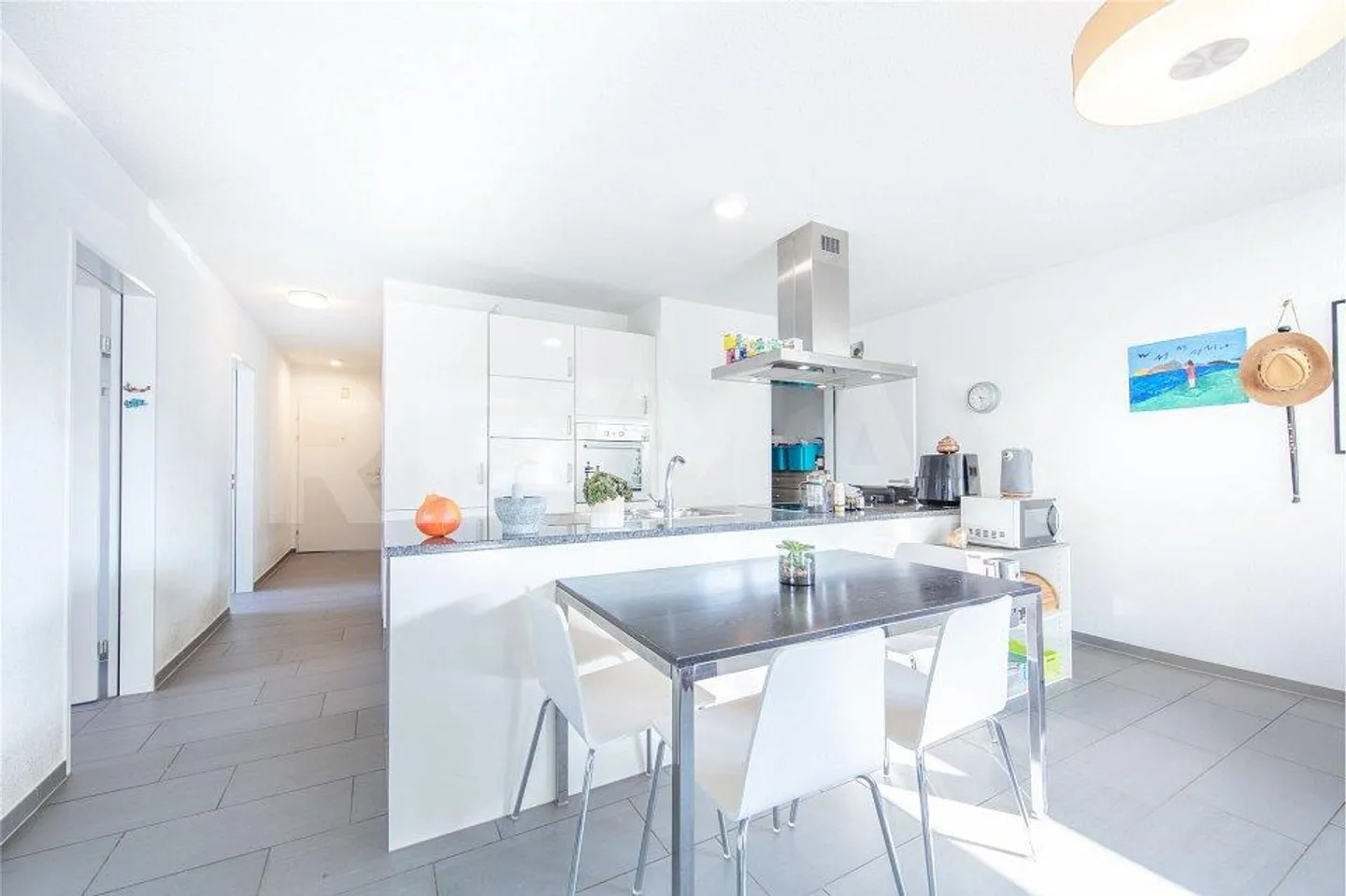 Immeuble multifamilial à fort rendement avec 7 appartements et 10 places de parking souterrain, Suhr AG - Photo 10 sur 13