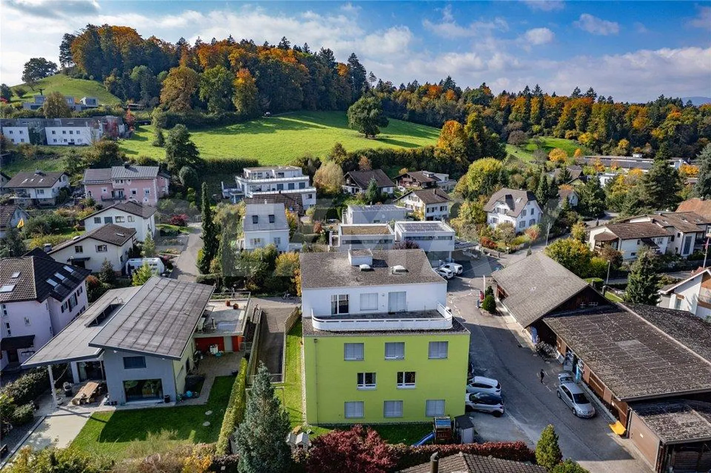 Immeuble multifamilial à fort rendement avec 7 appartements et 10 places de parking souterrain, Suhr AG - Photo 13 sur 13