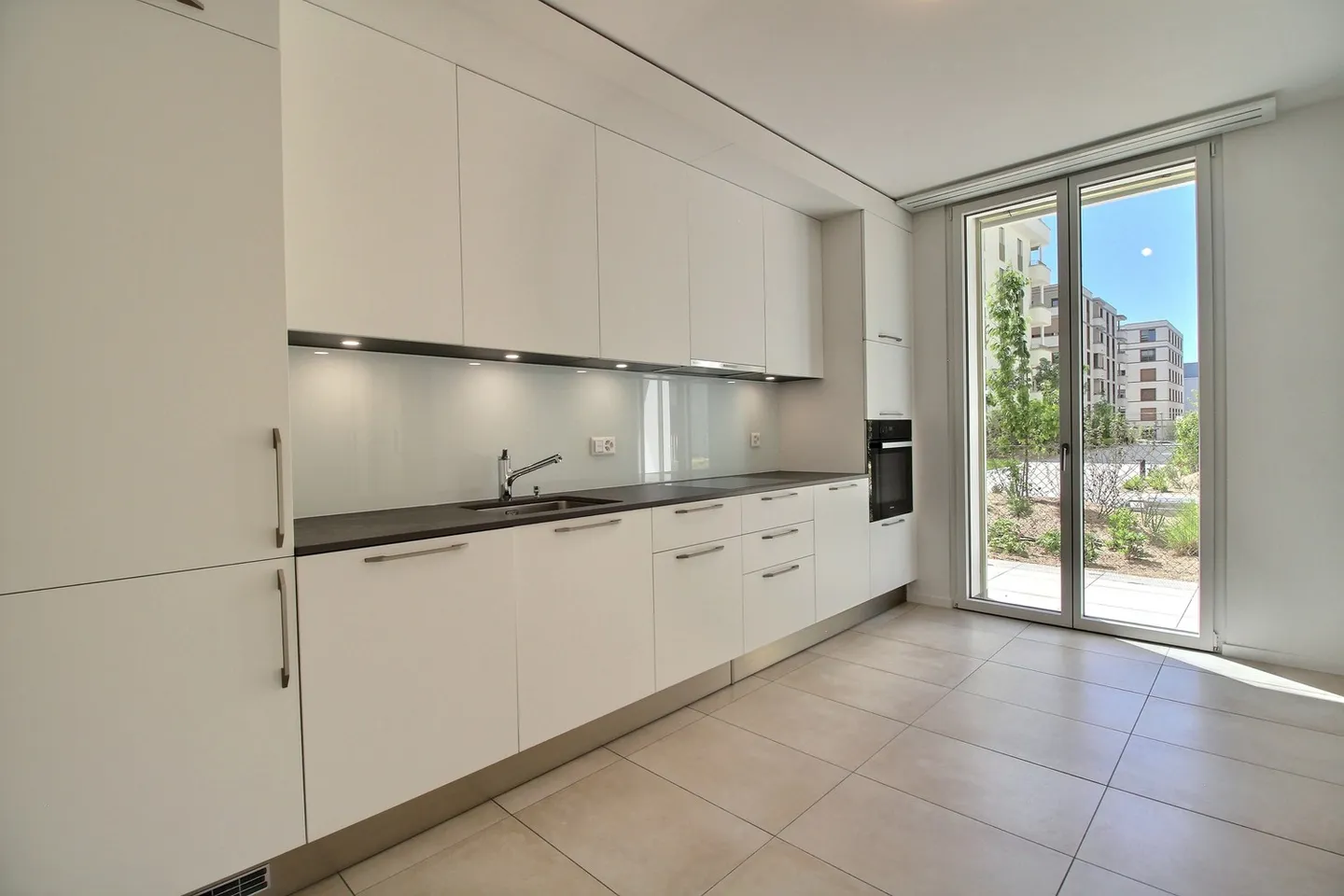Exceptional 4.5-room apartment for rent in Marly! - Photo 2 of 11